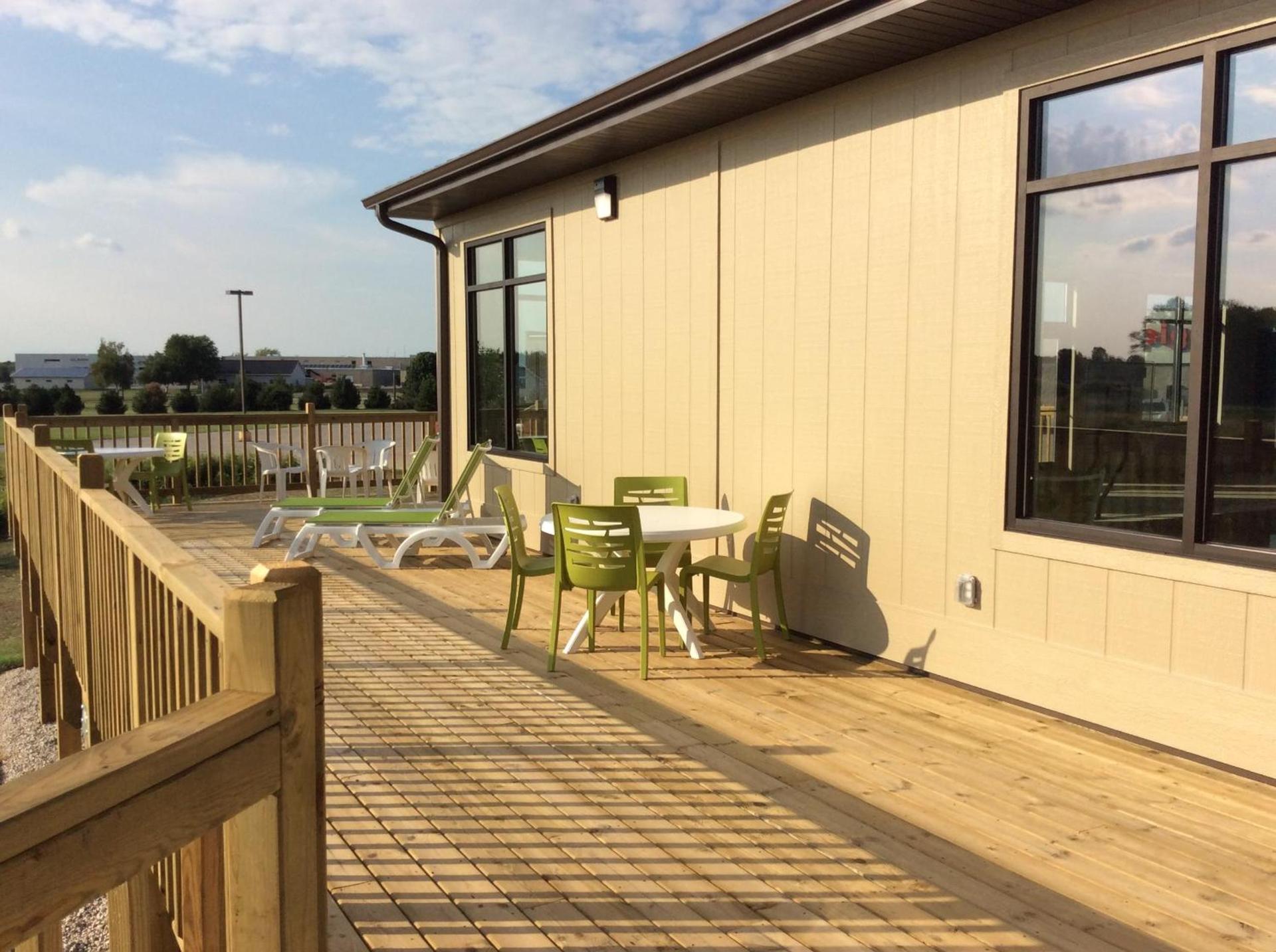 Scenic Shore Inn photo 61