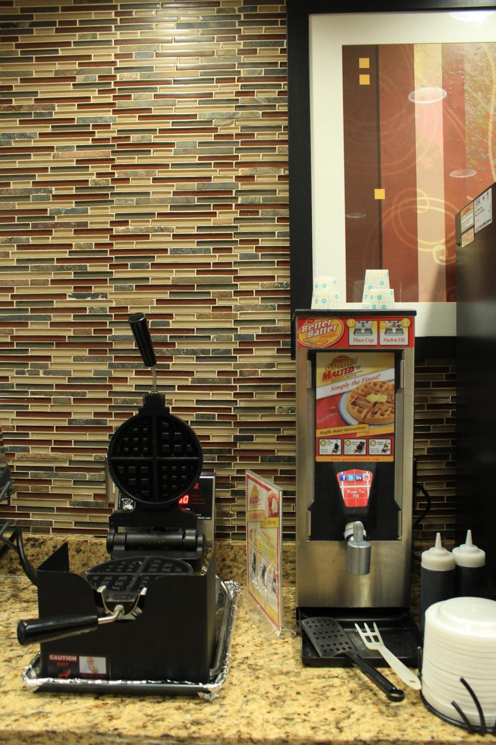 Microtel Inn and Suites North Canton photo 6