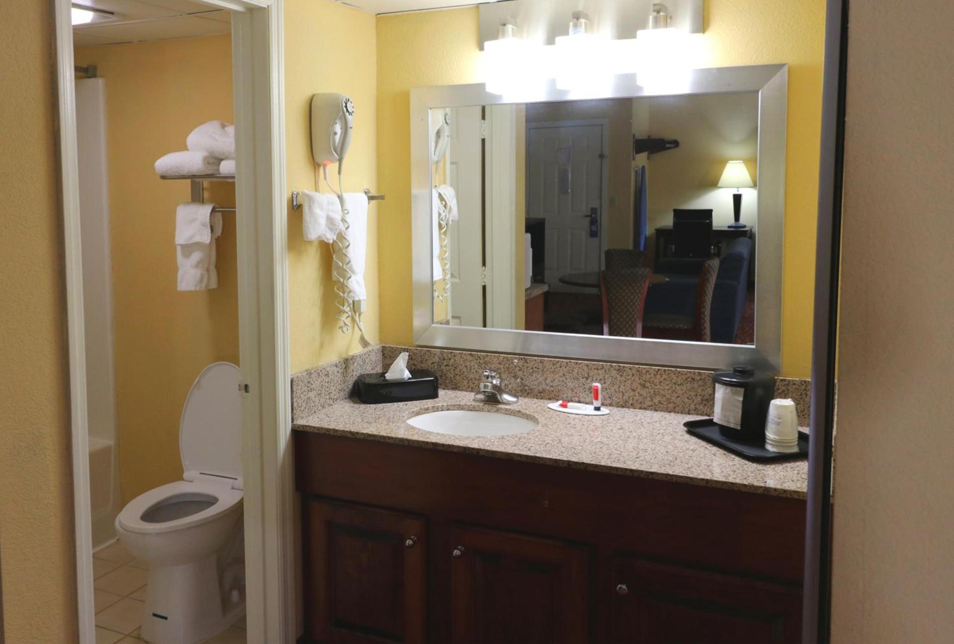 Baymont by Wyndham Sevierville Pigeon Forge photo 11
