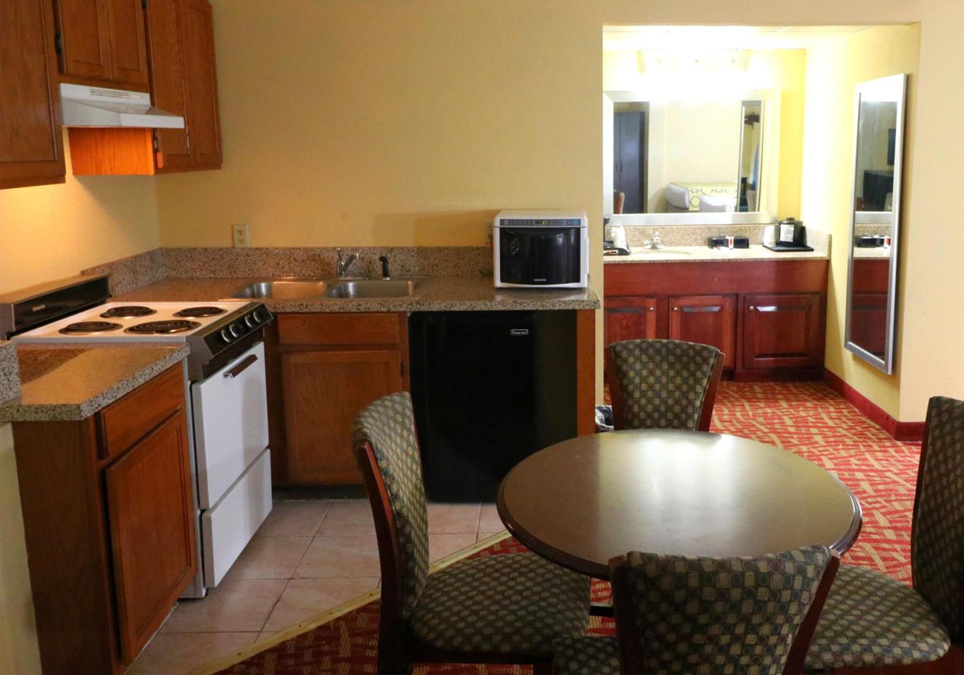 Baymont by Wyndham Sevierville Pigeon Forge photo 17
