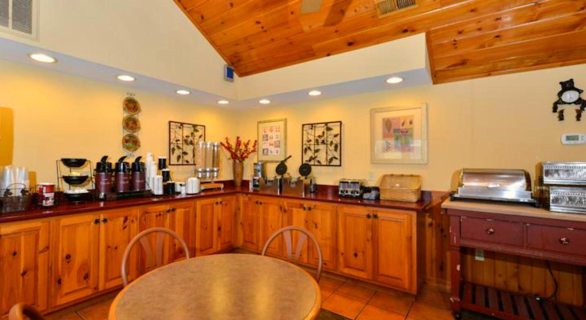 Baymont by Wyndham Sevierville Pigeon Forge photo 7