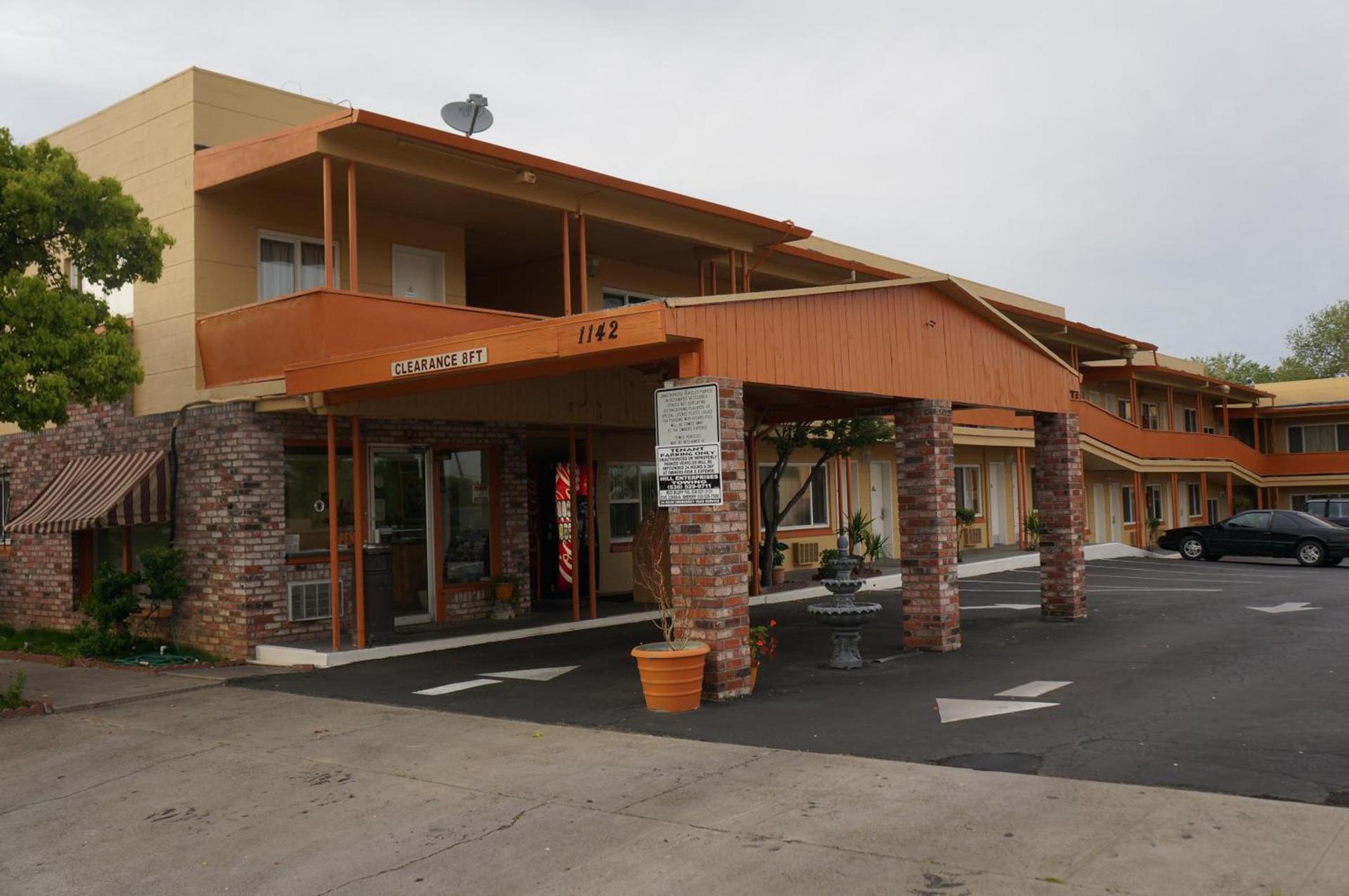 Classic Inn photo 3