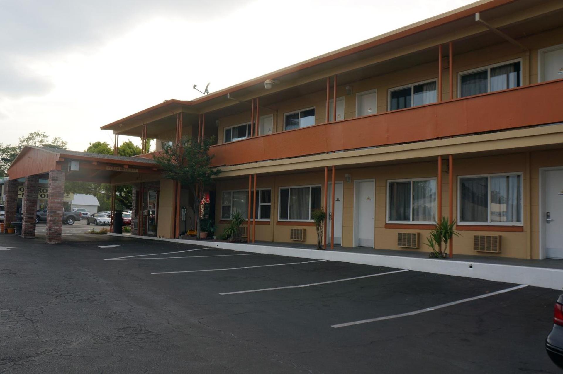 Classic Inn photo 27