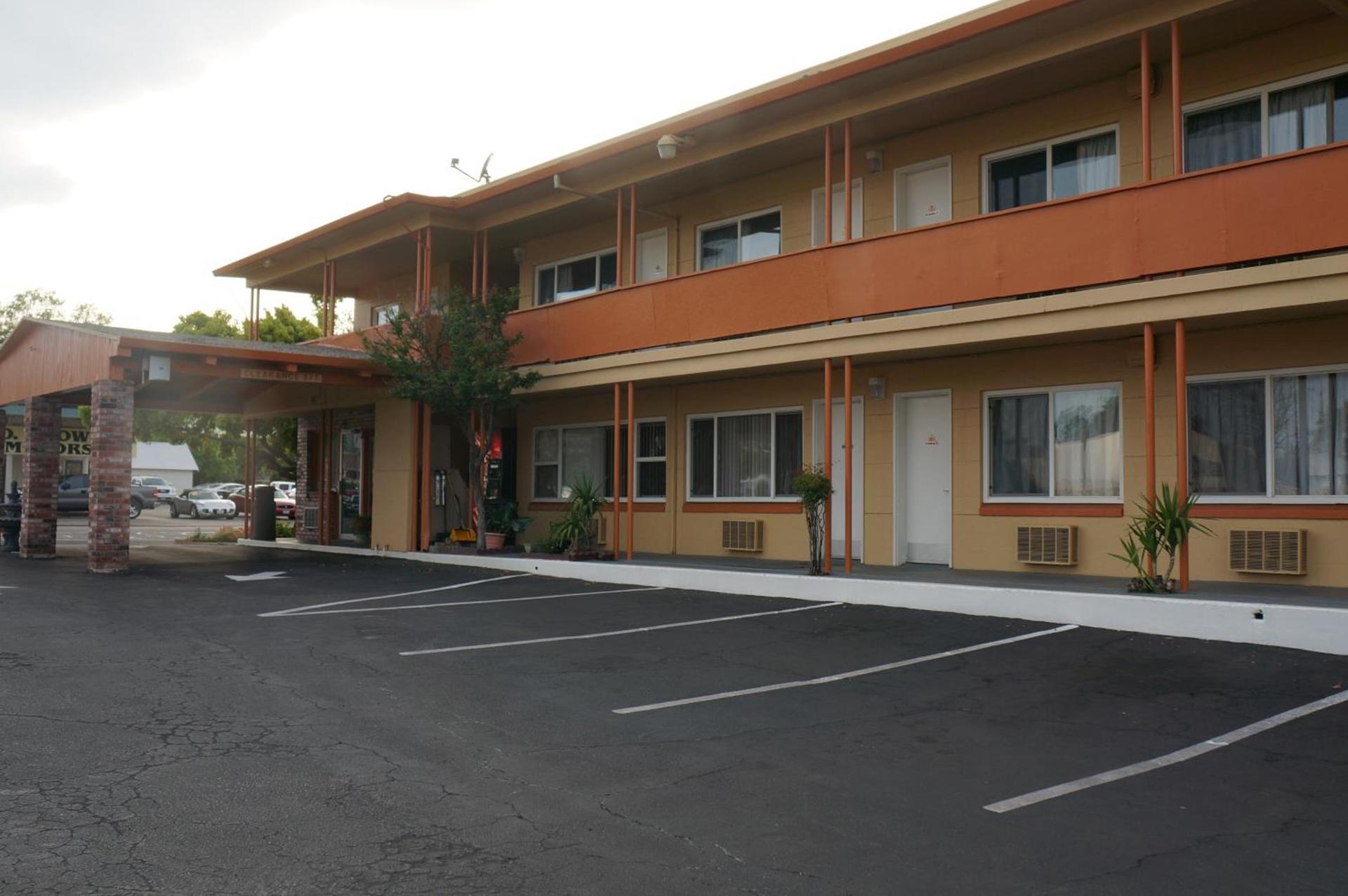 Classic Inn photo 29
