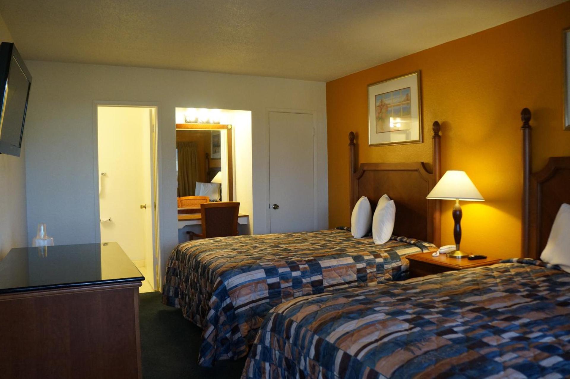 Classic Inn photo 13