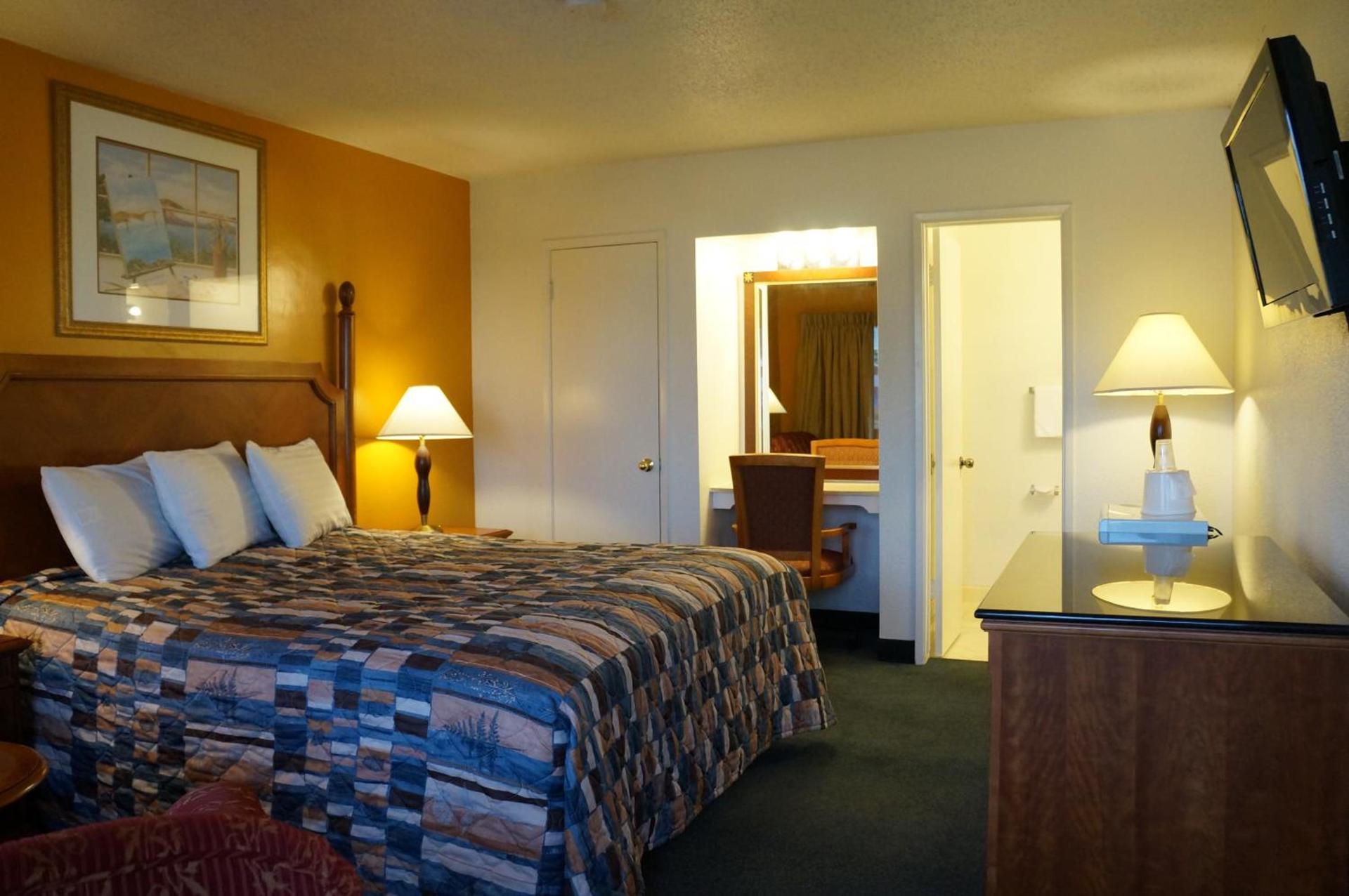 Classic Inn photo 14