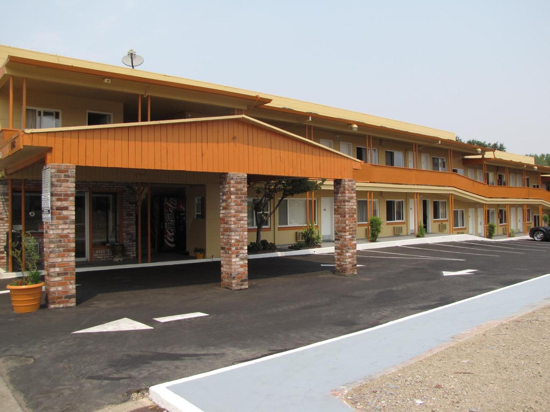 Classic Inn photo 24