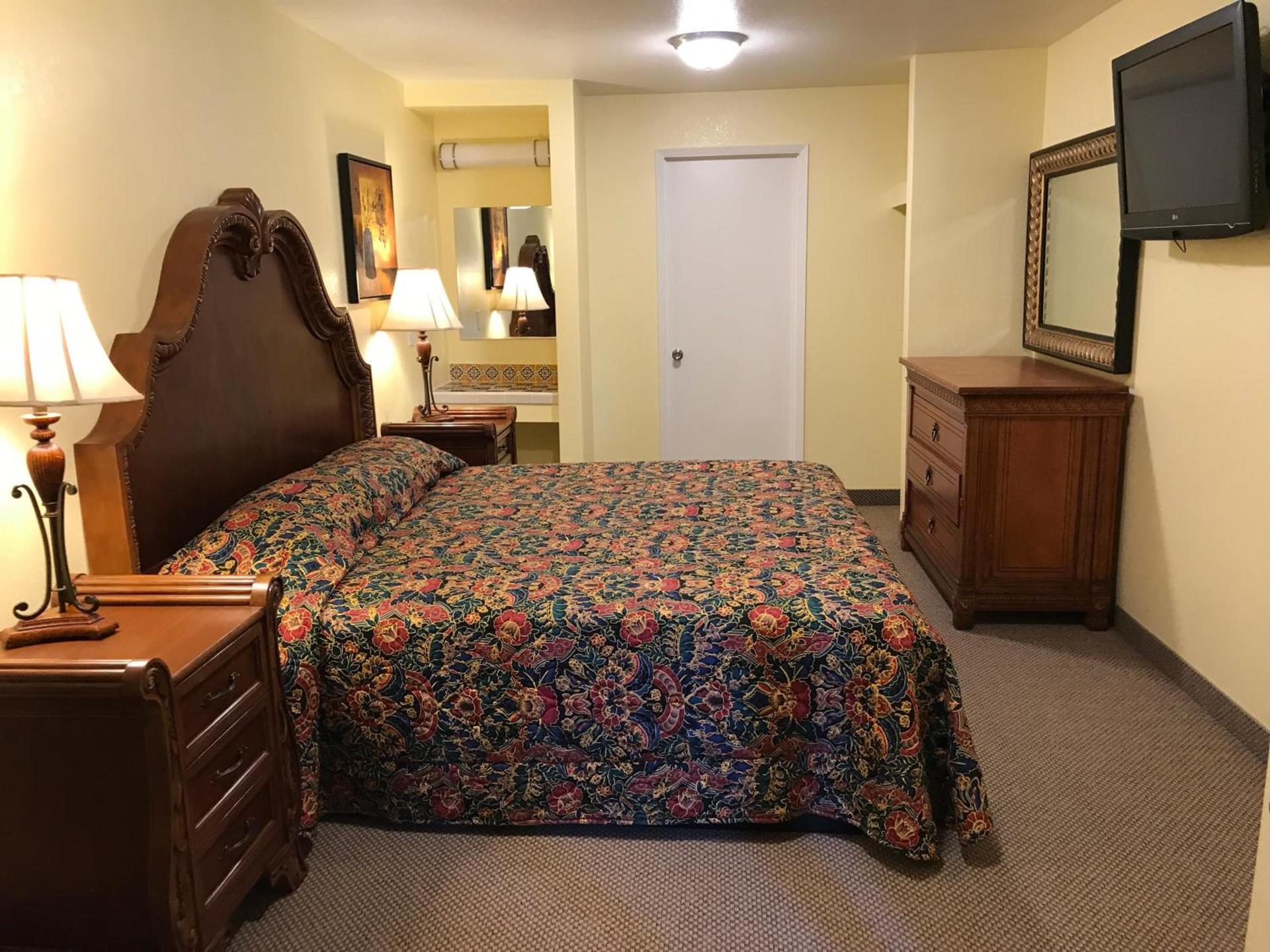 Hacienda Motel photo 10