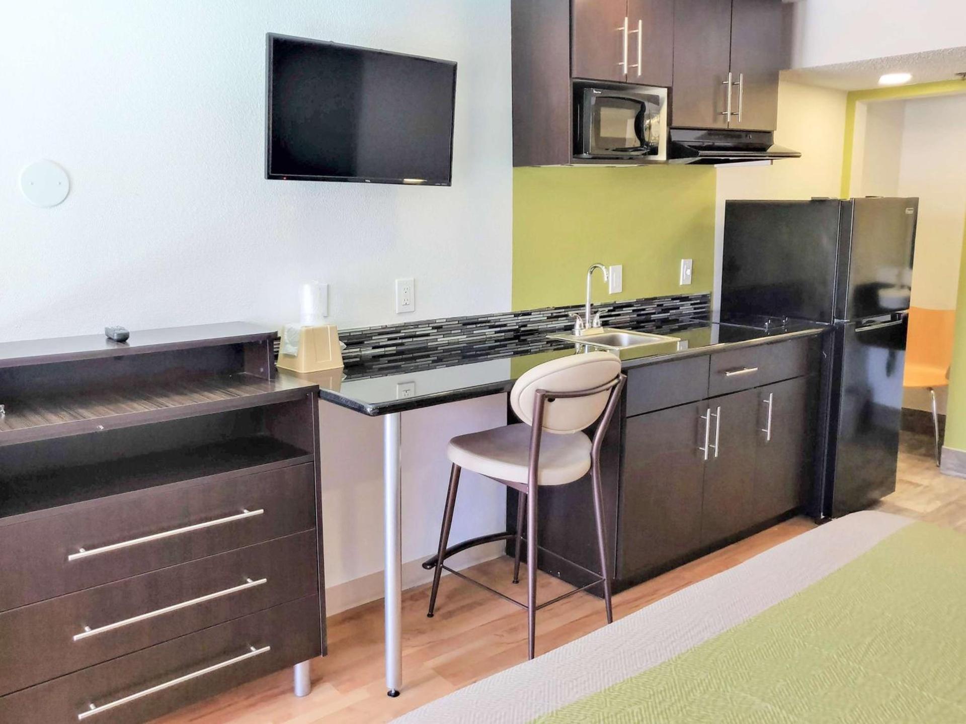 Studio 6-Fresno, CA - Extended Stay photo 14