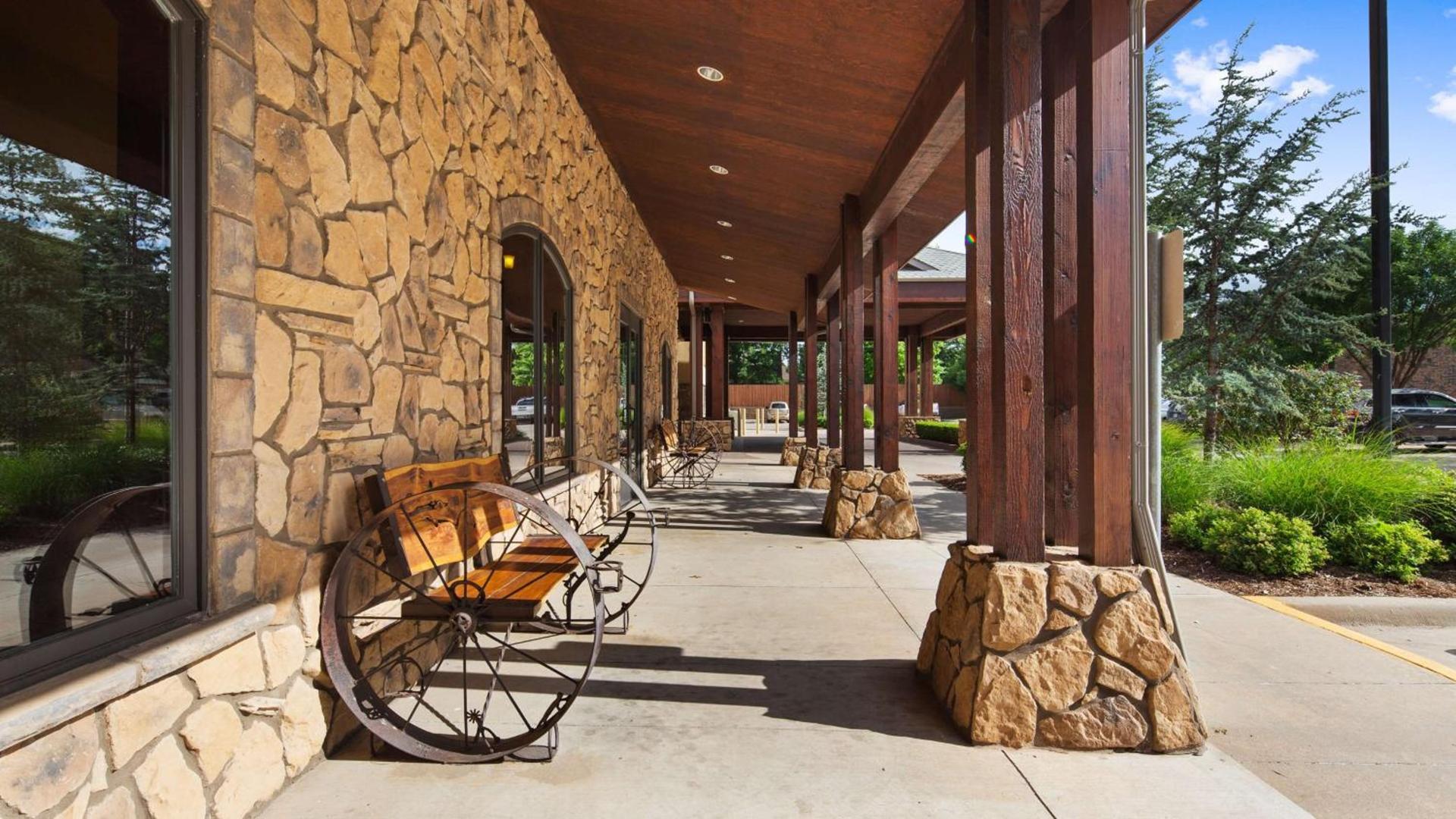 Best Western PLUS Cimarron Hotel & Suites photo 4