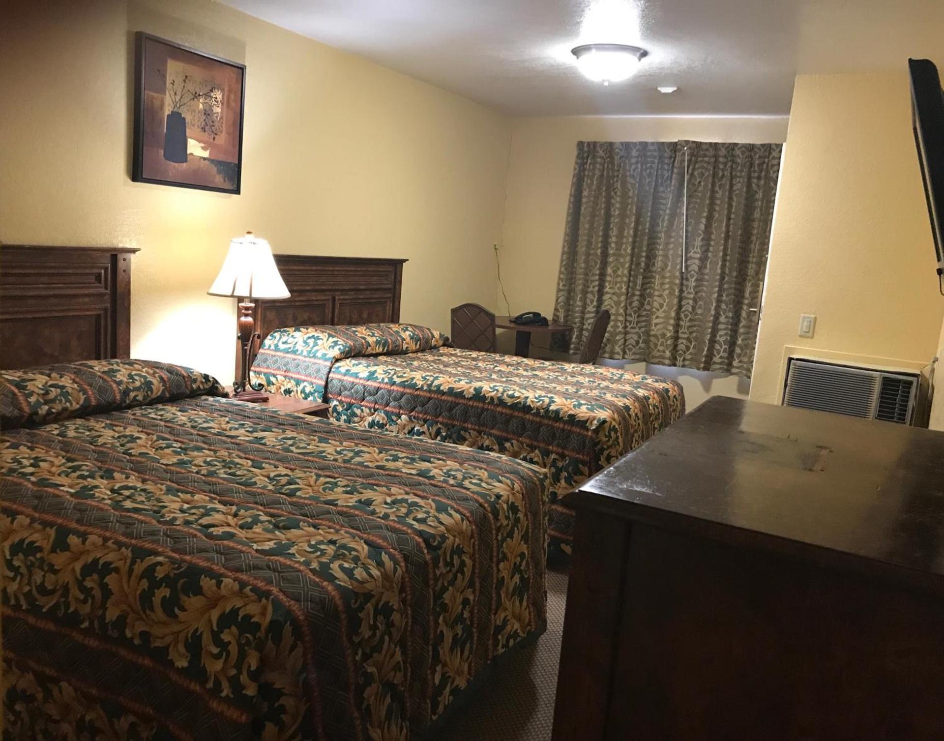 Hacienda Motel photo 19