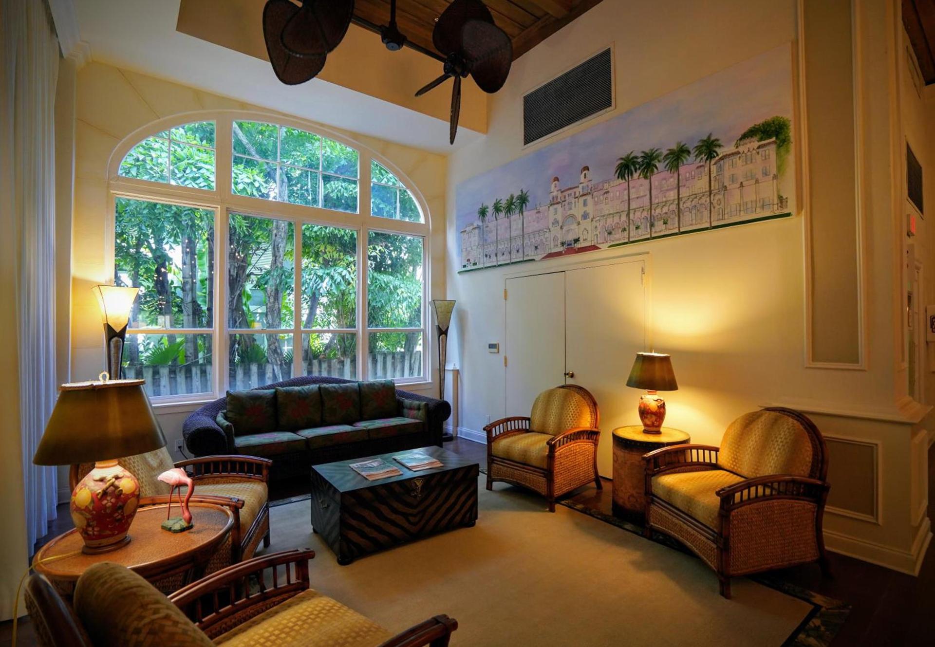 Palm Beach Hotel Petite Retreat 2 blocks to beach!! Historic Landmark photo 15