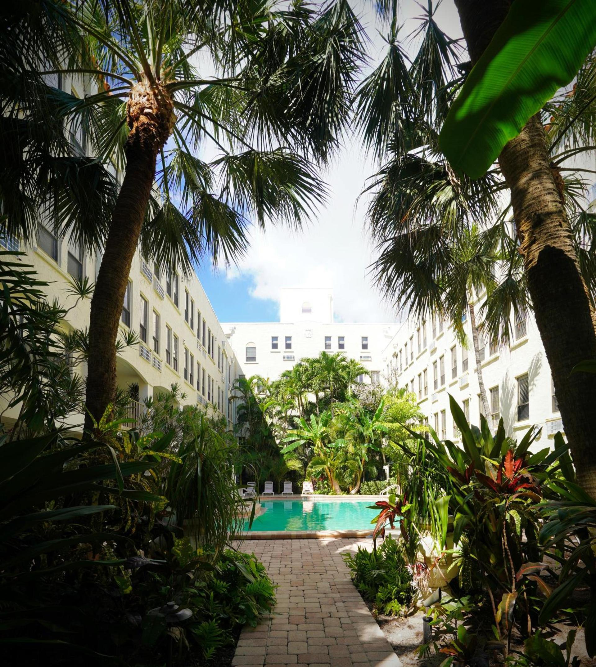 Palm Beach Hotel Petite Retreat 2 blocks to beach!! Historic Landmark photo 11
