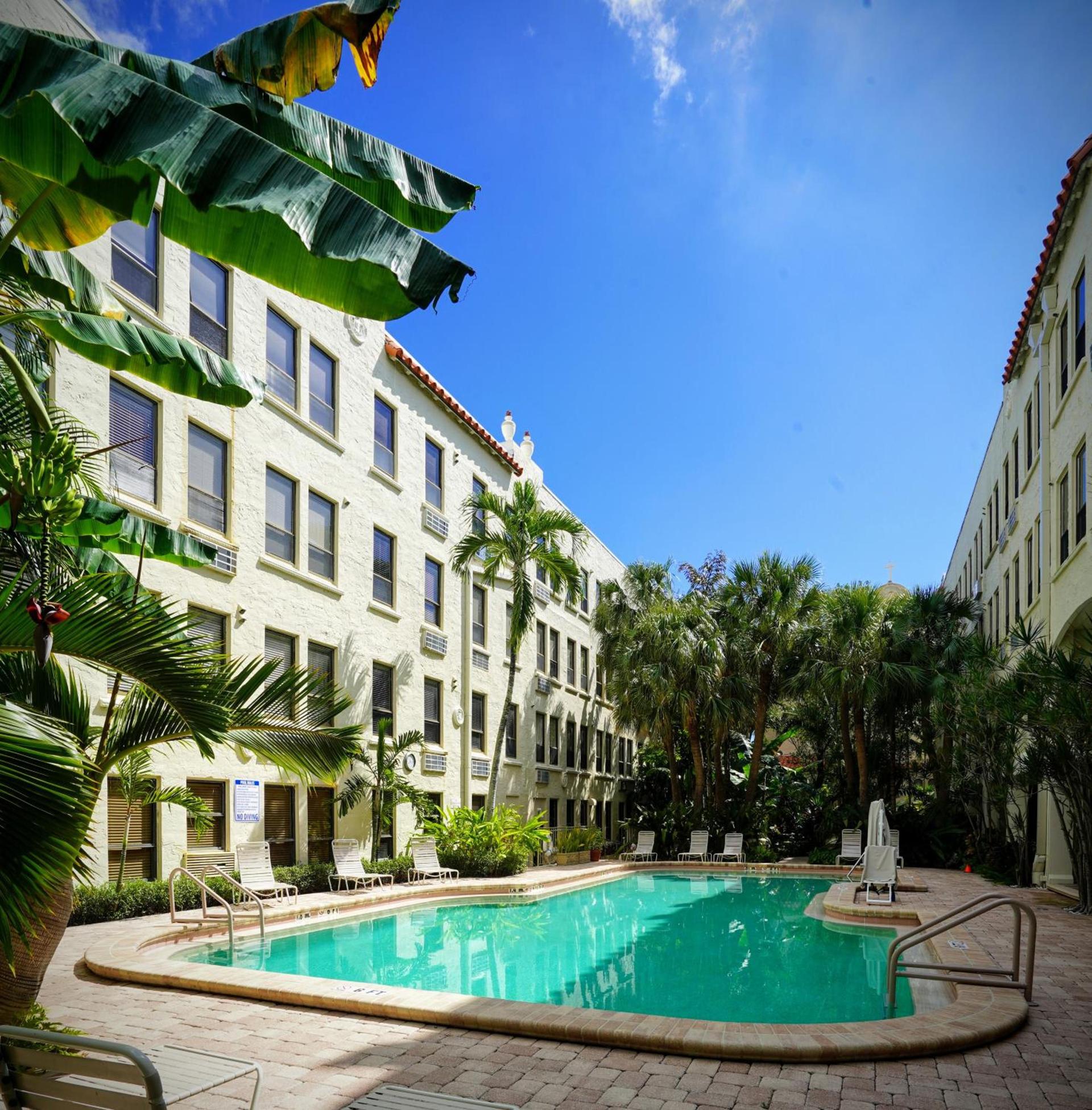 Palm Beach Hotel Petite Retreat 2 blocks to beach!! Historic Landmark photo 17