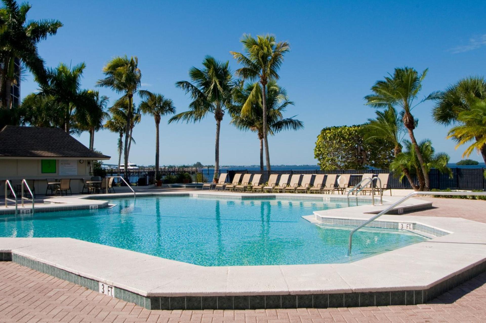 Resort Harbour Properties - Fort Myers / Sanibel Gateway photo 11