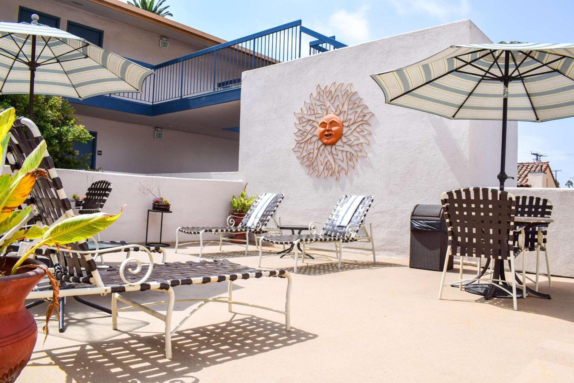 Beachside Inn photo 16