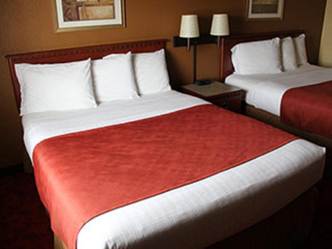 AmericInn by Wyndham West Bend photo 9