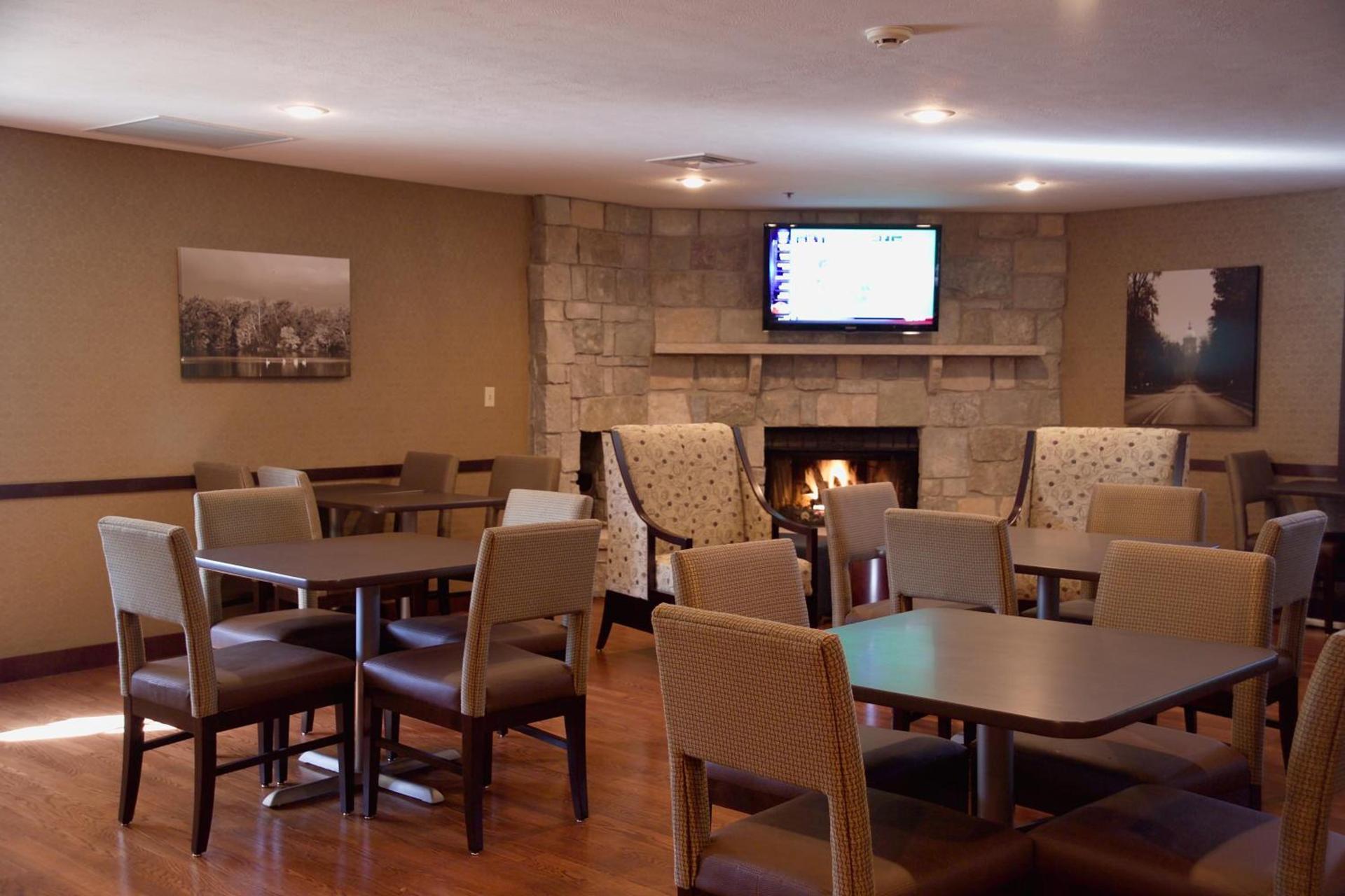 Ivy Court Inn and Suites photo 17