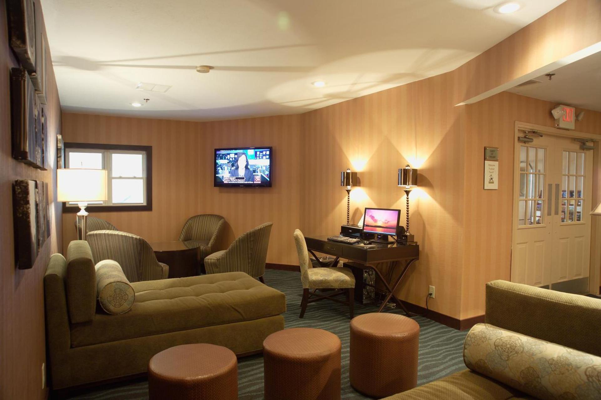 Ivy Court Inn and Suites photo 22