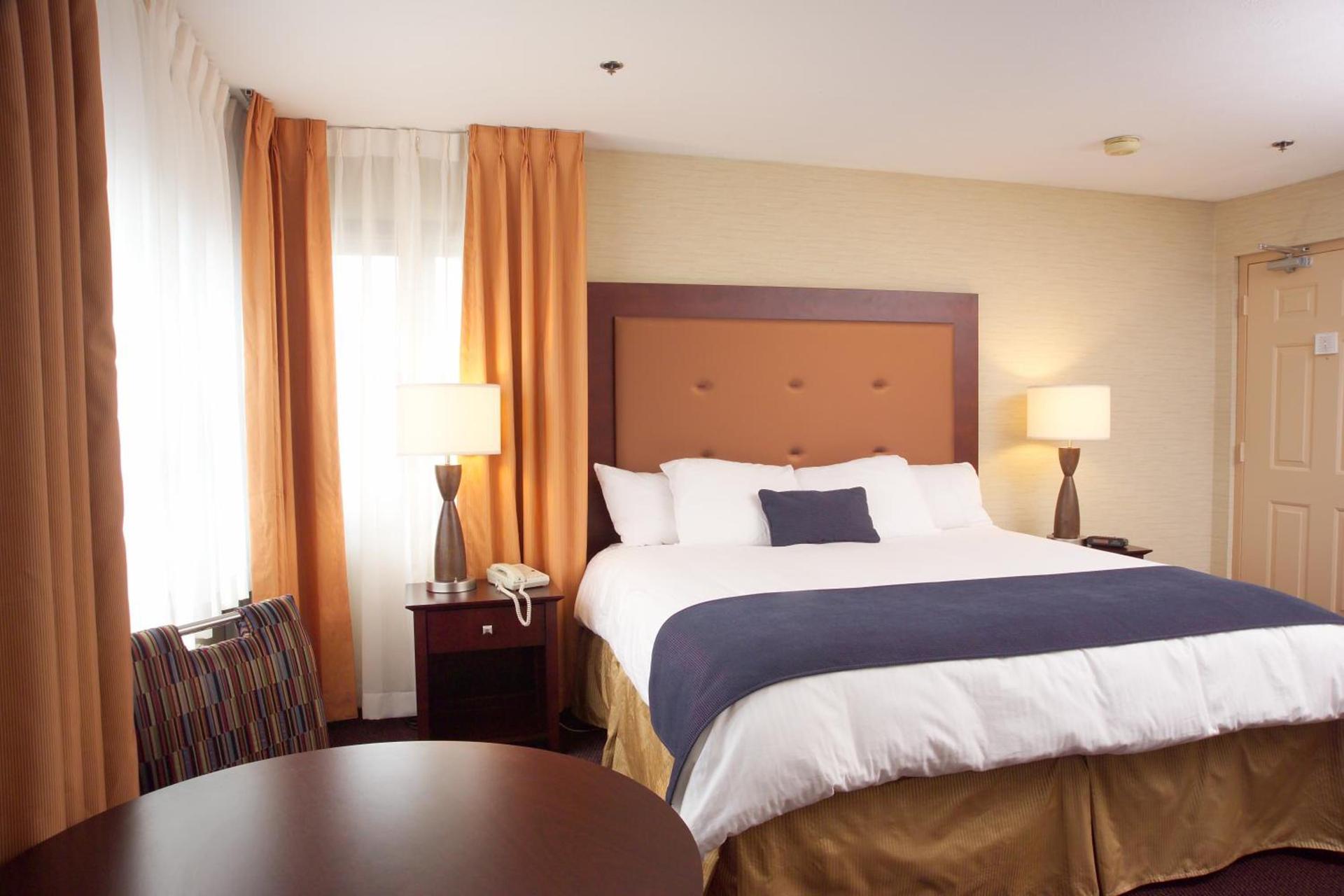 Ivy Court Inn and Suites photo 11