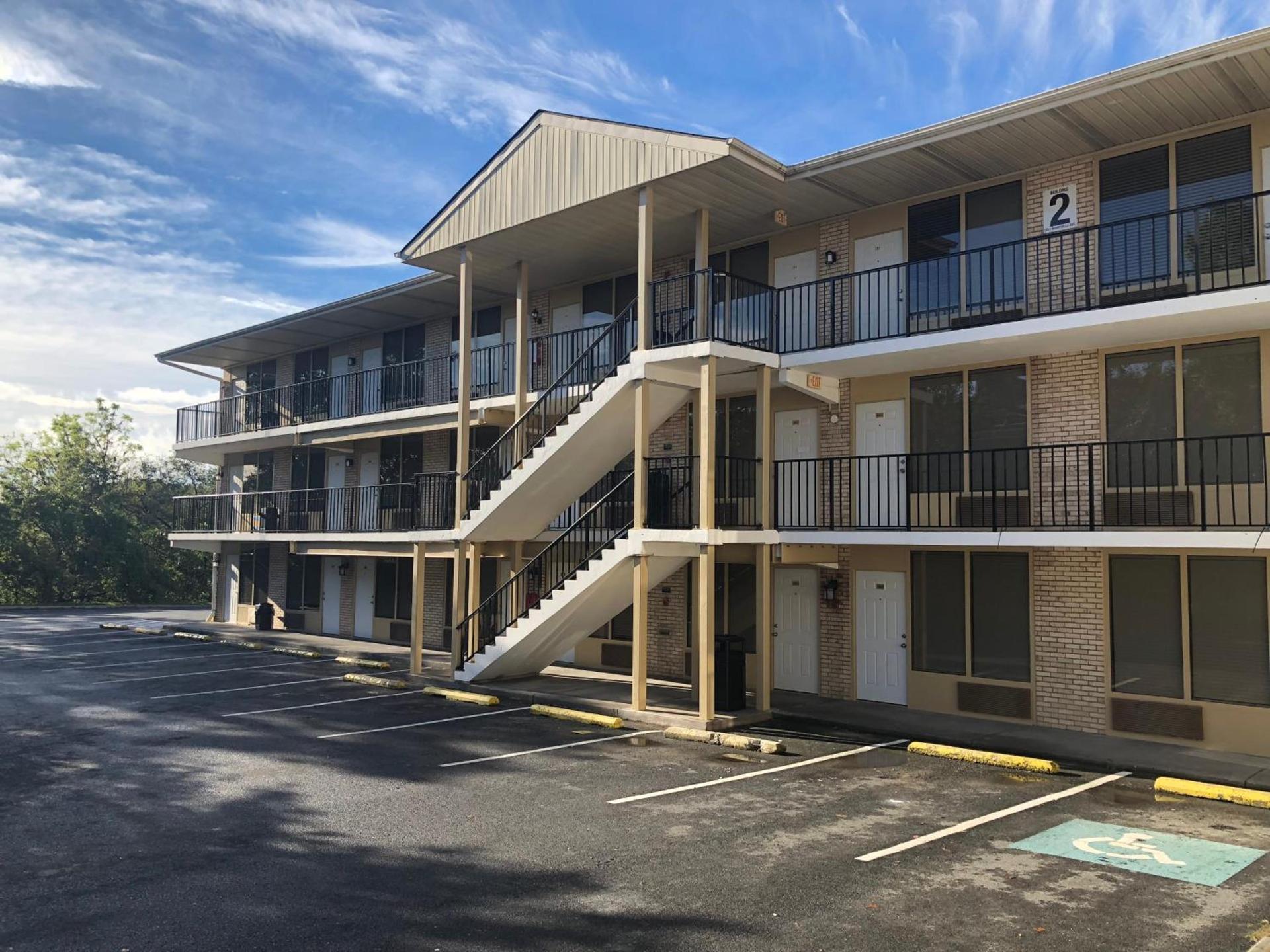APM Inn and Suites photo 5