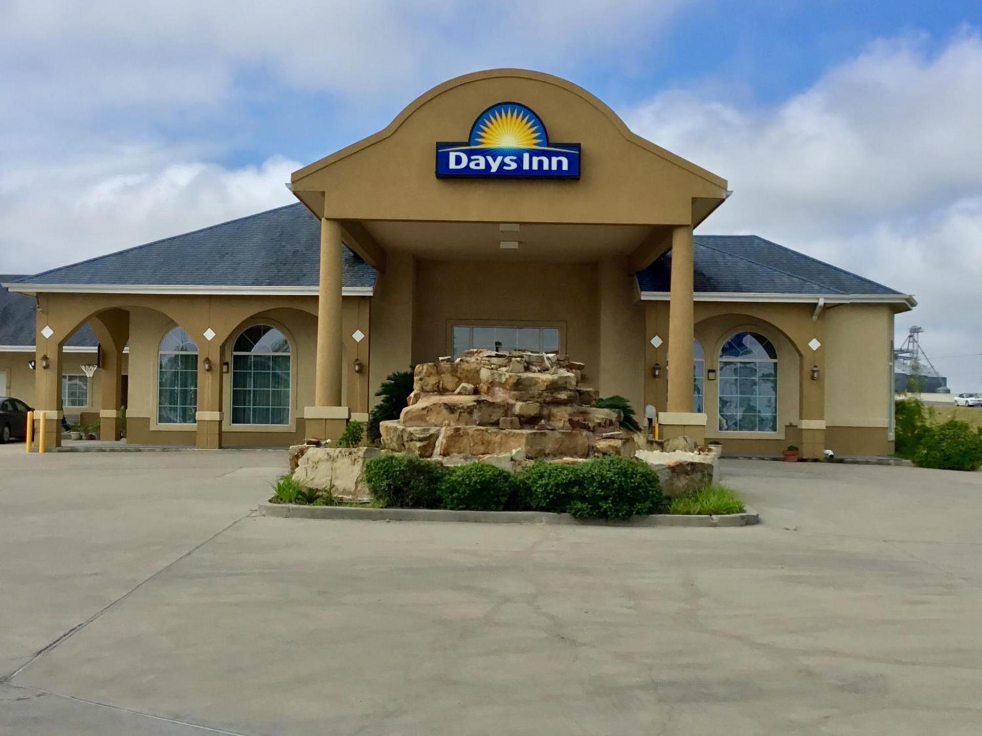 Days Inn by Wyndham Robstown photo 15