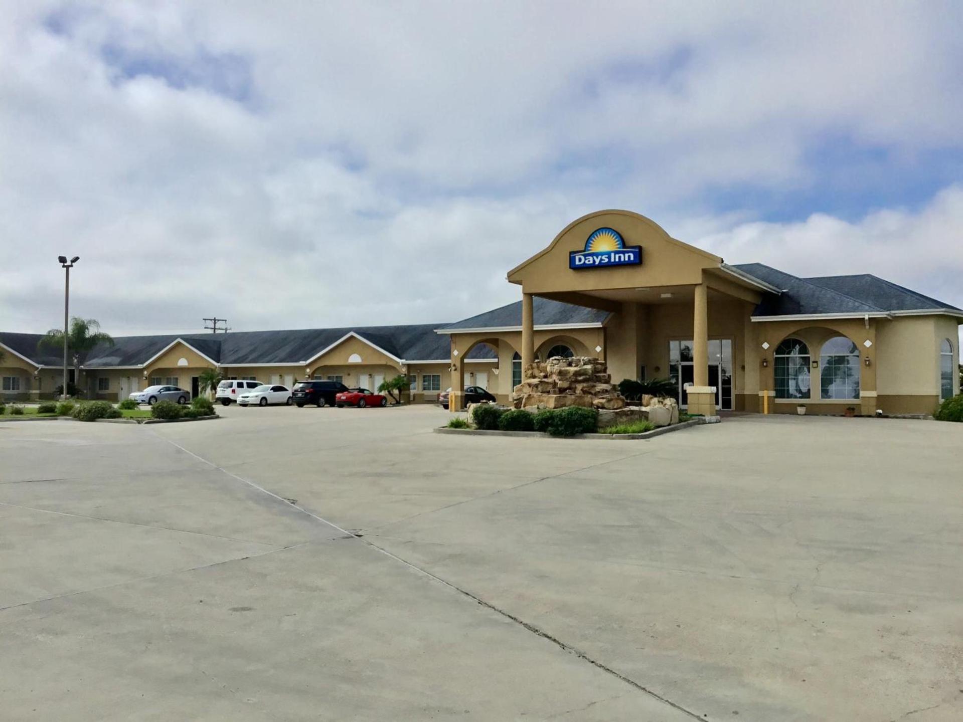 Days Inn by Wyndham Robstown photo 16