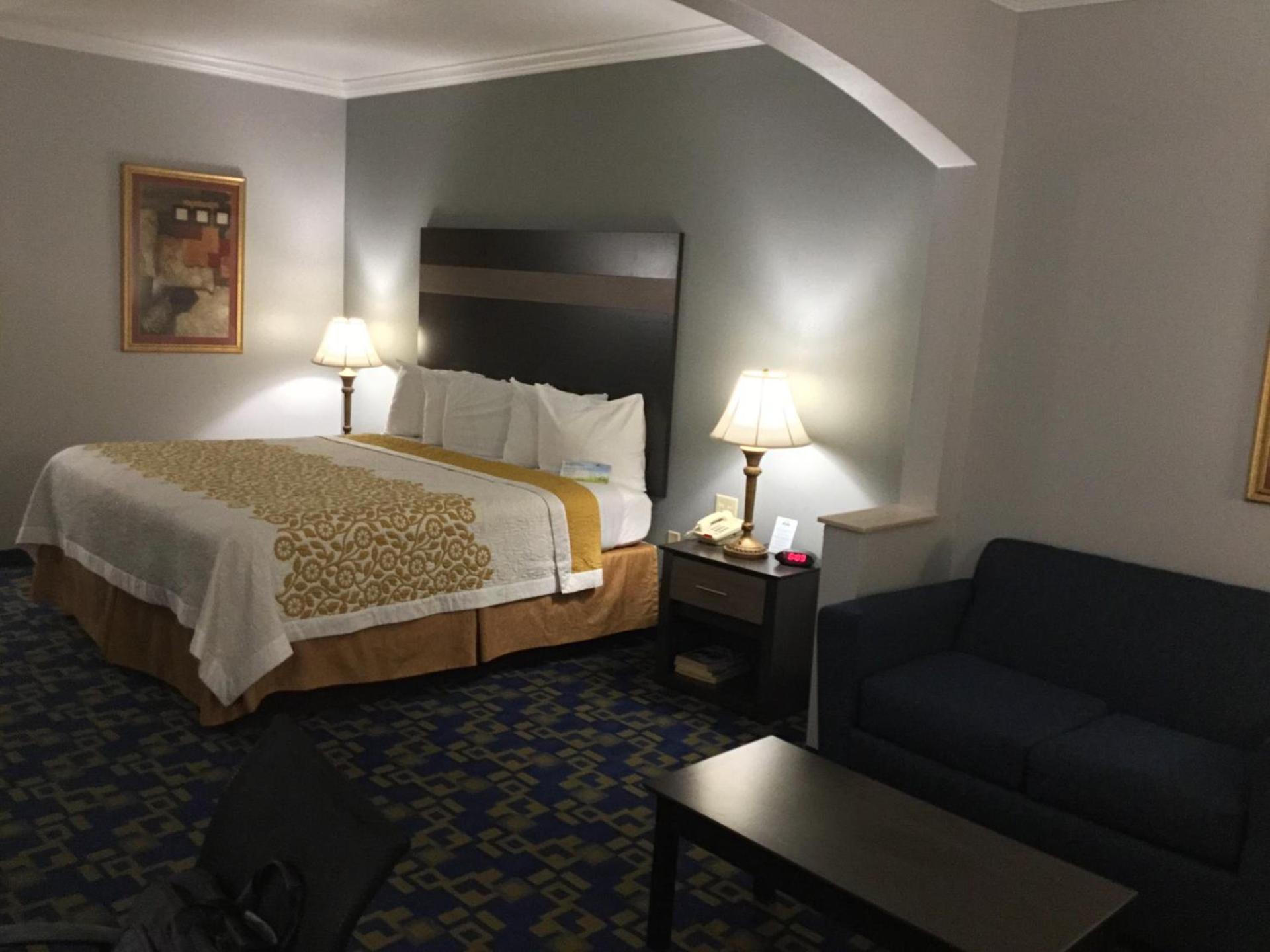 Days Inn by Wyndham Robstown photo 39