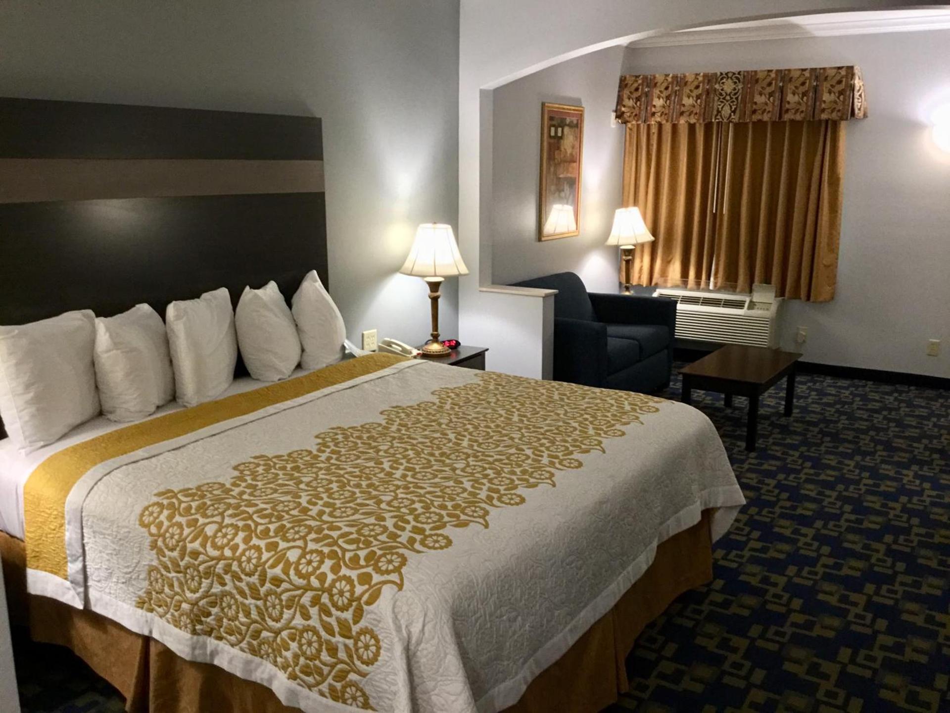 Days Inn by Wyndham Robstown photo 36