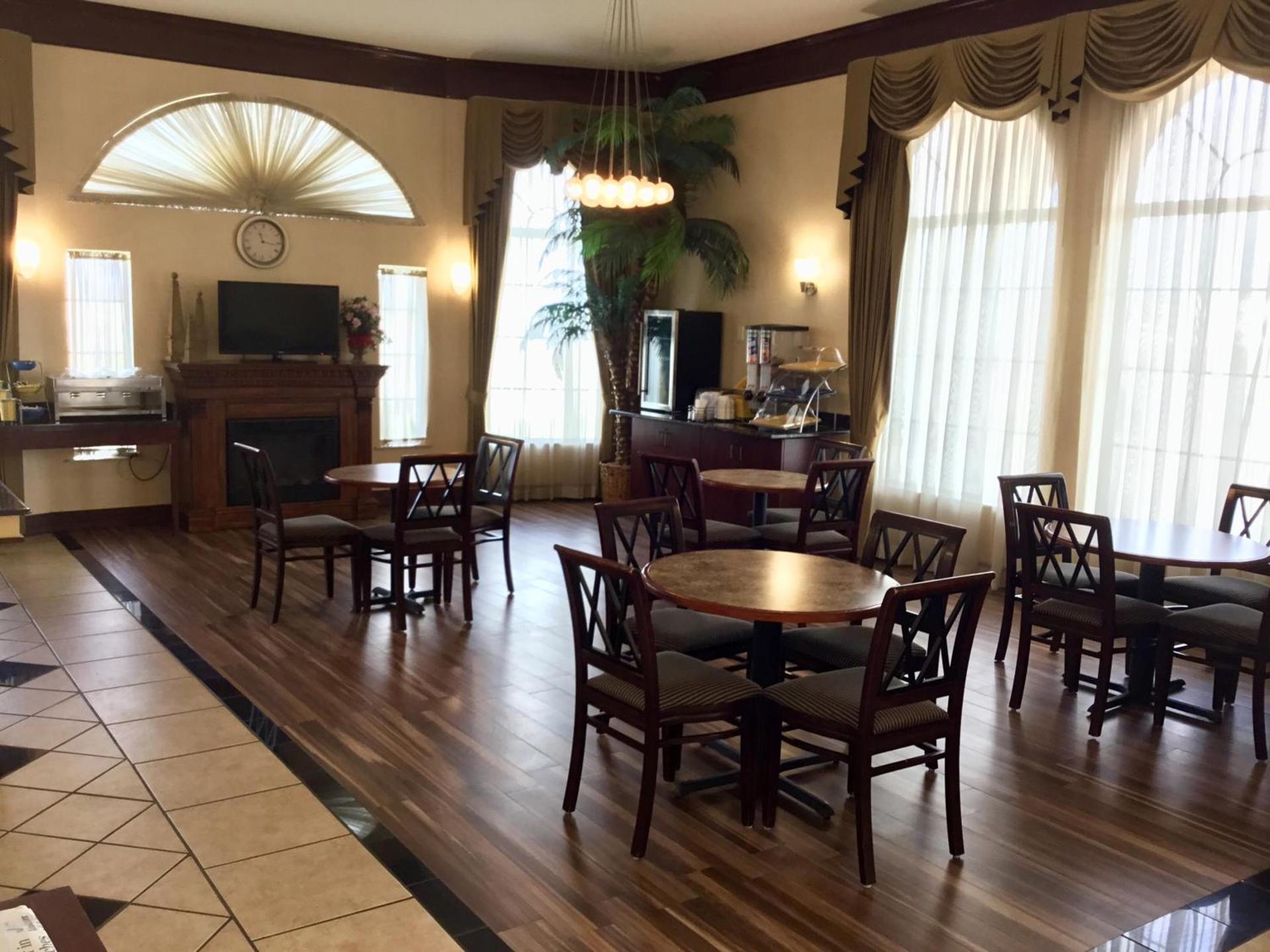 Days Inn by Wyndham Robstown photo 29