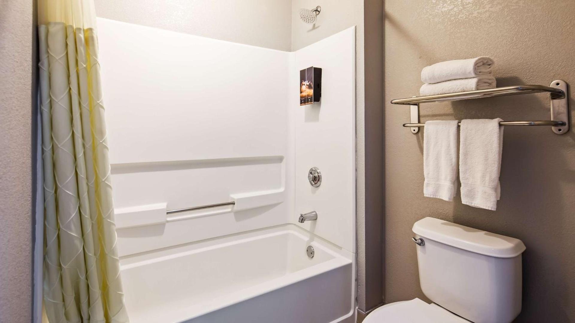 Bestway Inn photo 10