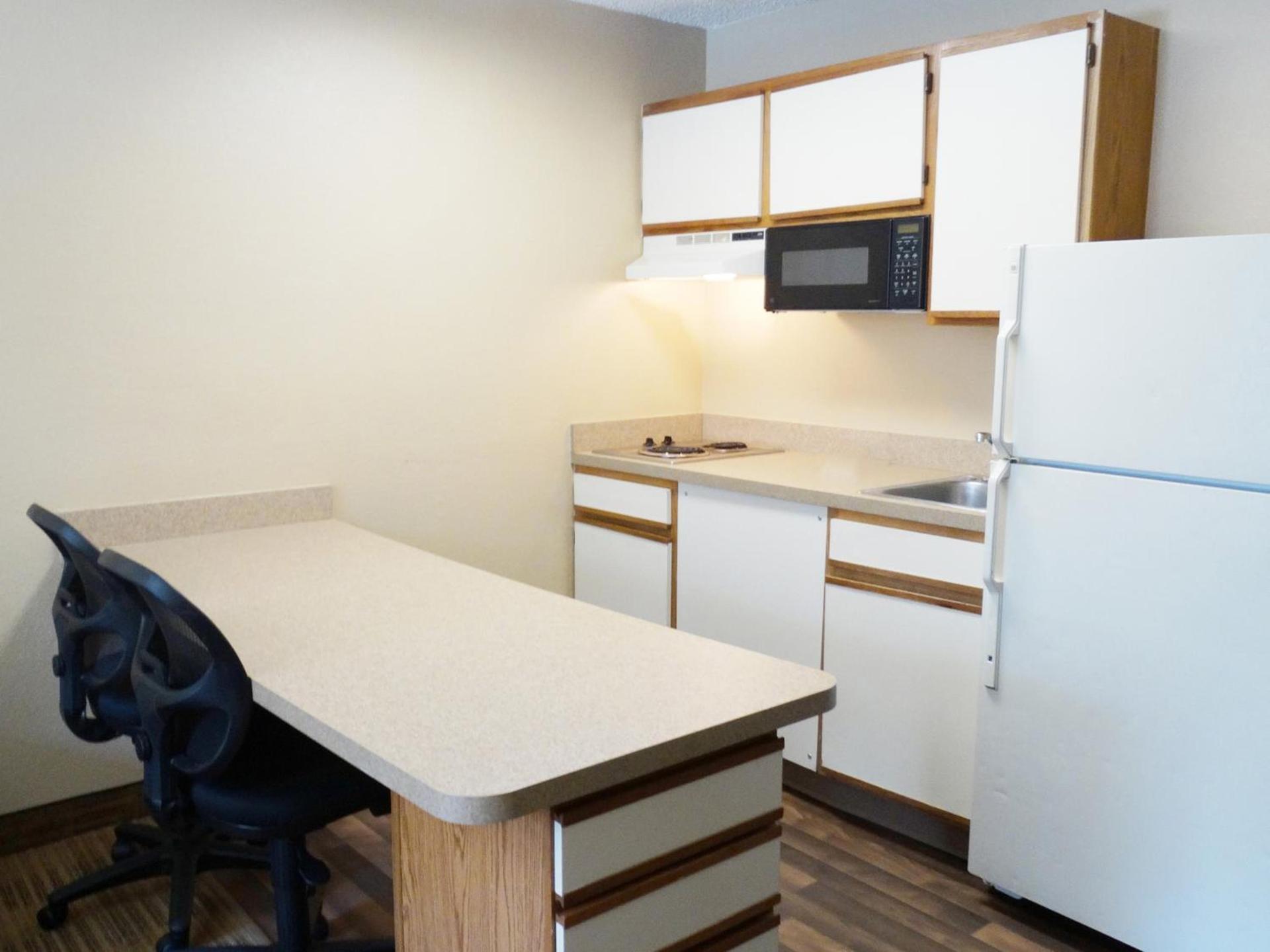 MainStay Suites Raleigh North photo 22