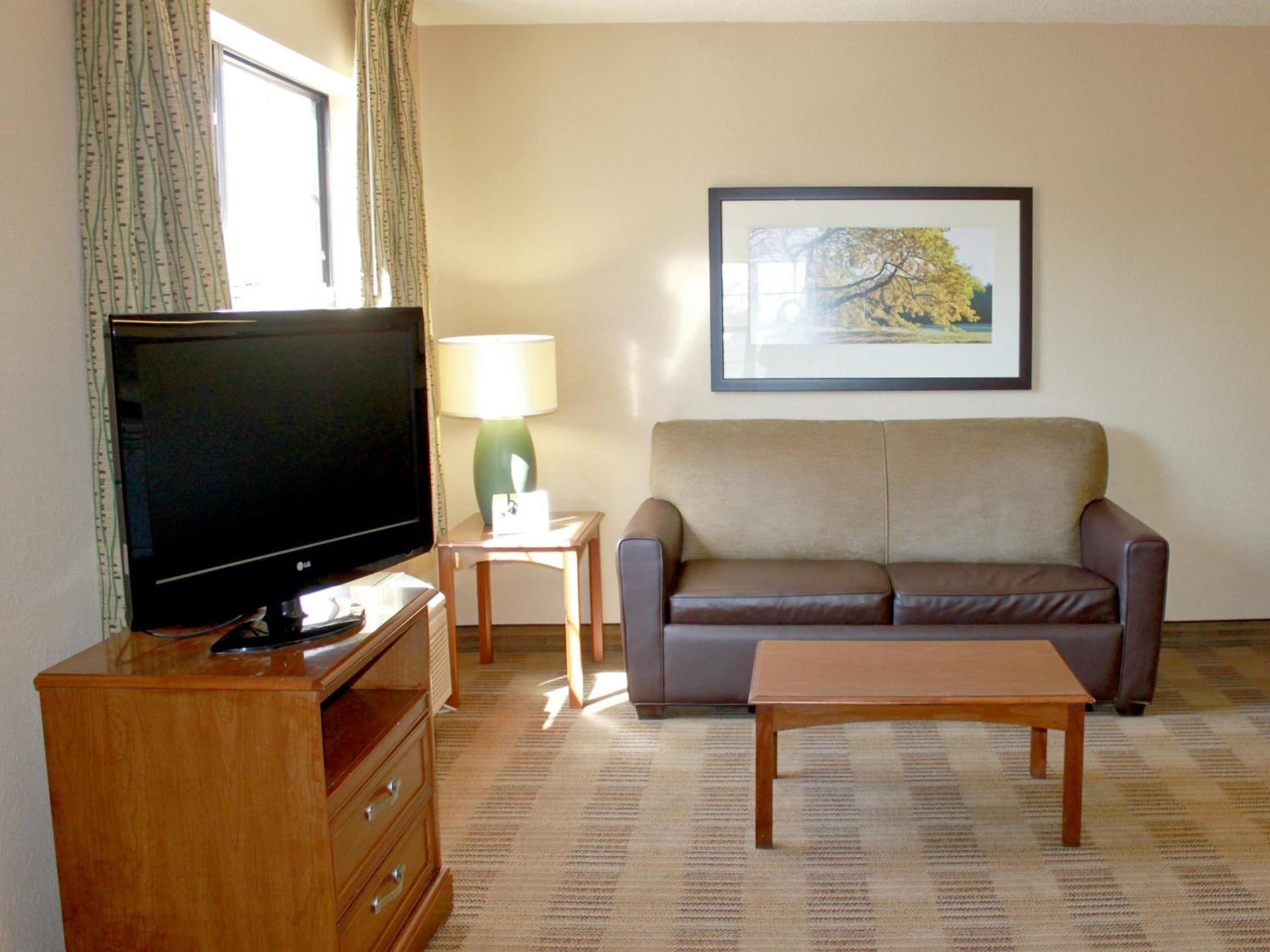 MainStay Suites Raleigh North photo 16