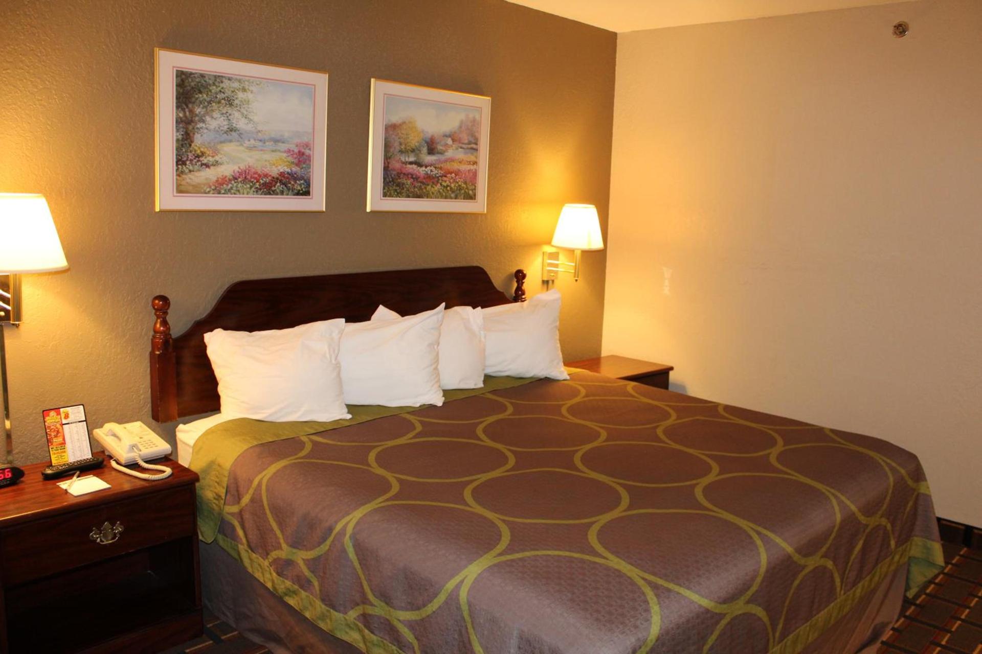 Super 8 by Wyndham Valparaiso photo 23