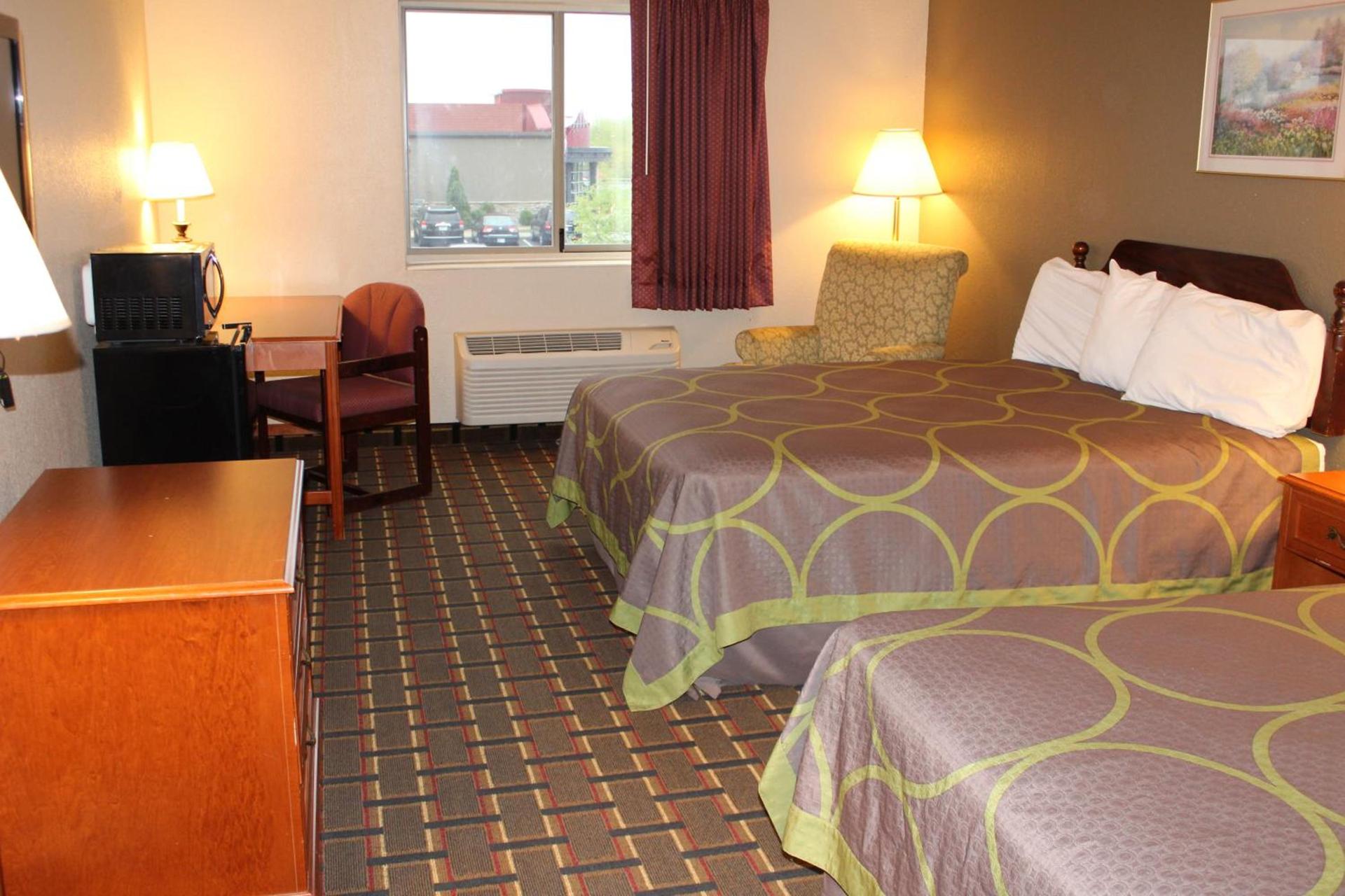 Super 8 by Wyndham Valparaiso photo 17