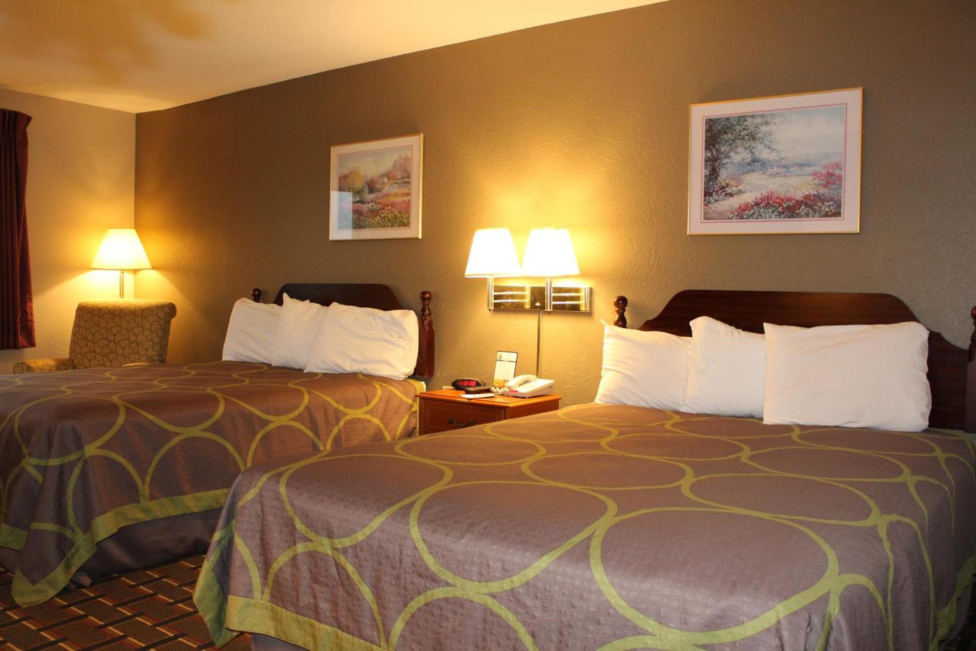 Super 8 by Wyndham Valparaiso photo 27