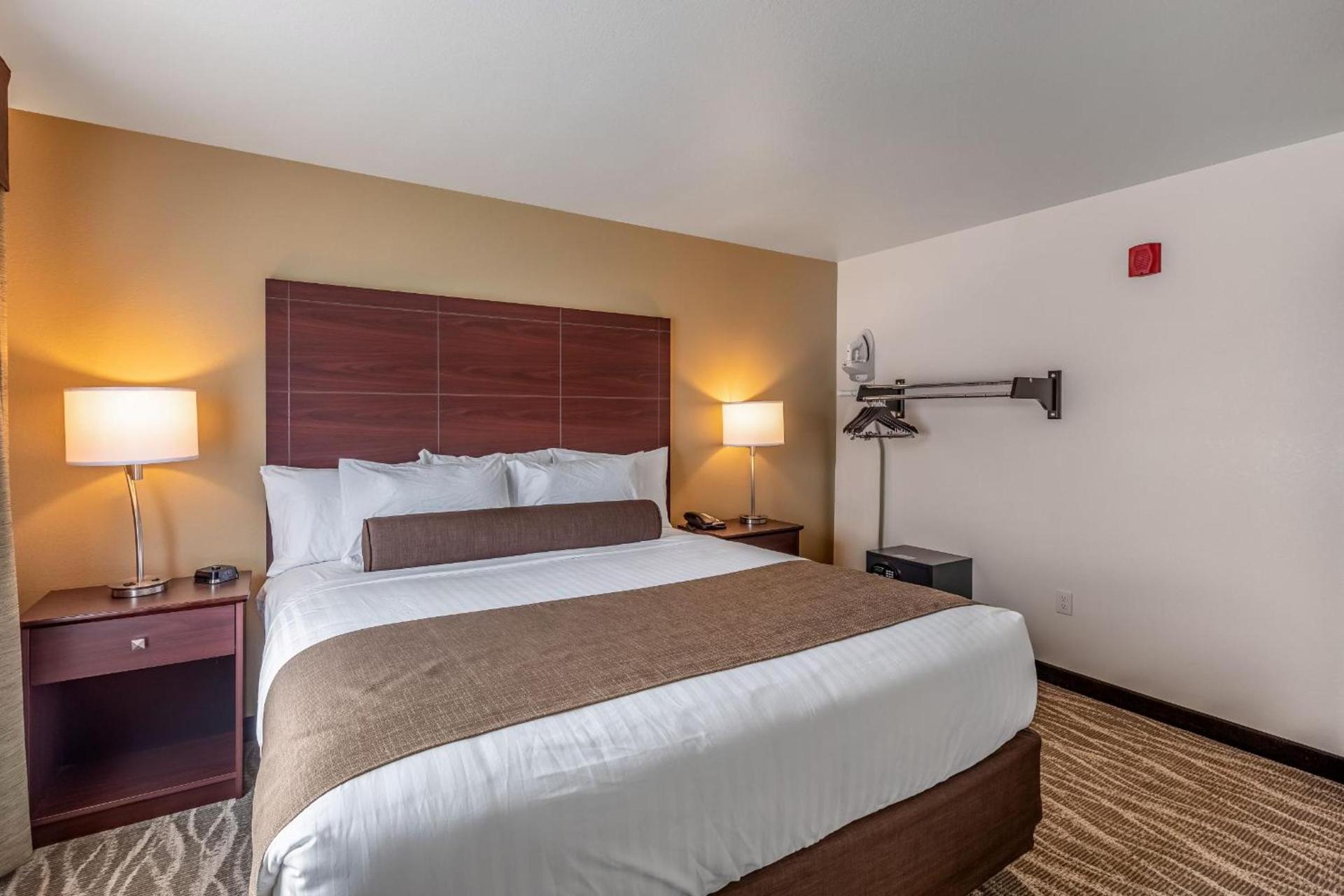 Cobblestone Hotel & Suites - Stevens Point photo 32