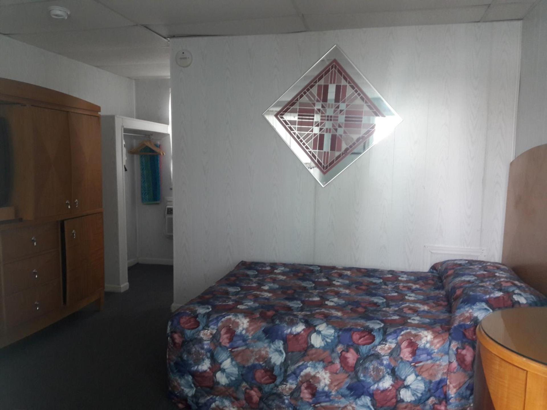 Suitcase Motel & Travel photo 35