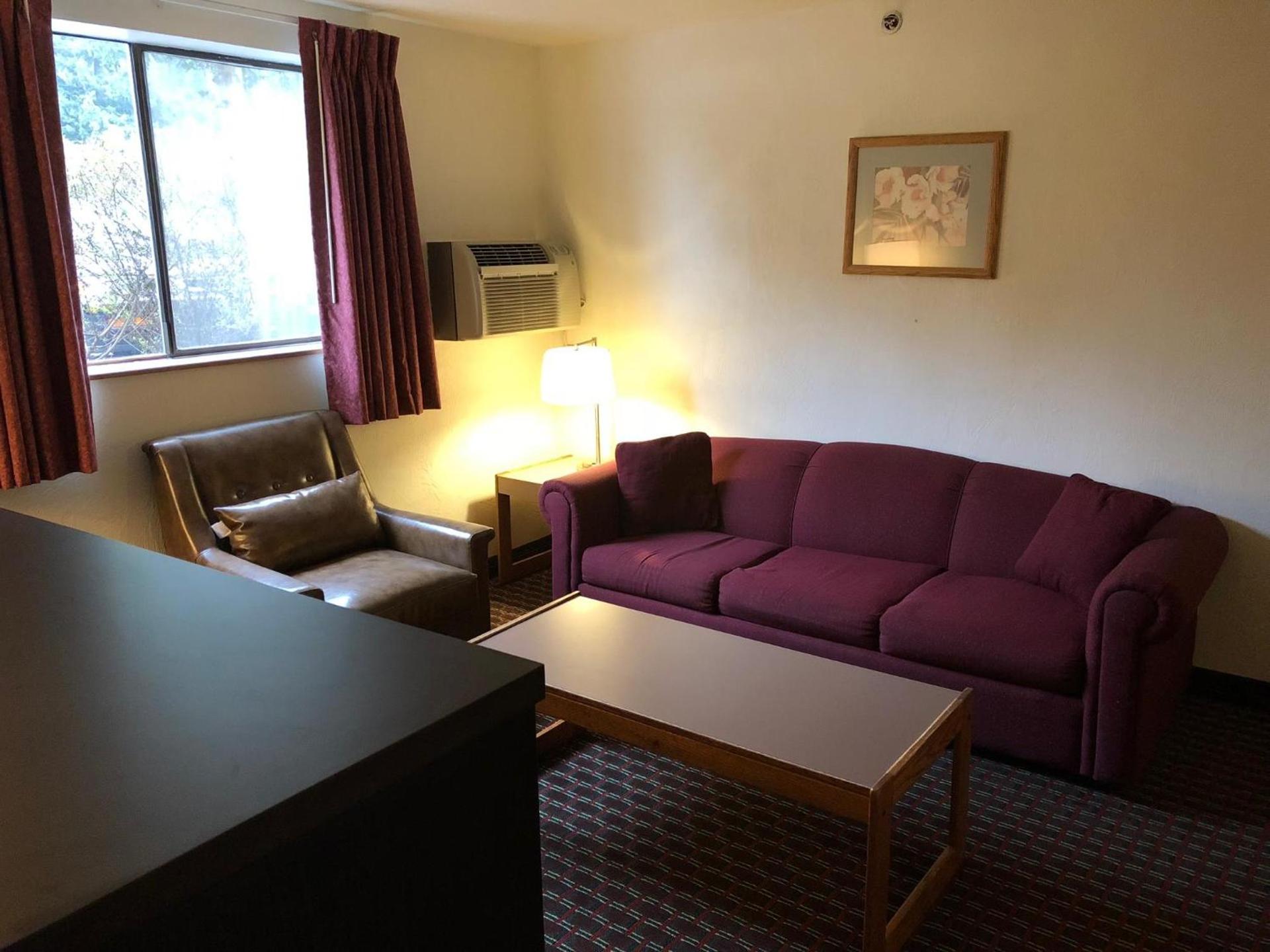 Super 8 by Wyndham Lacey Olympia Area photo 34