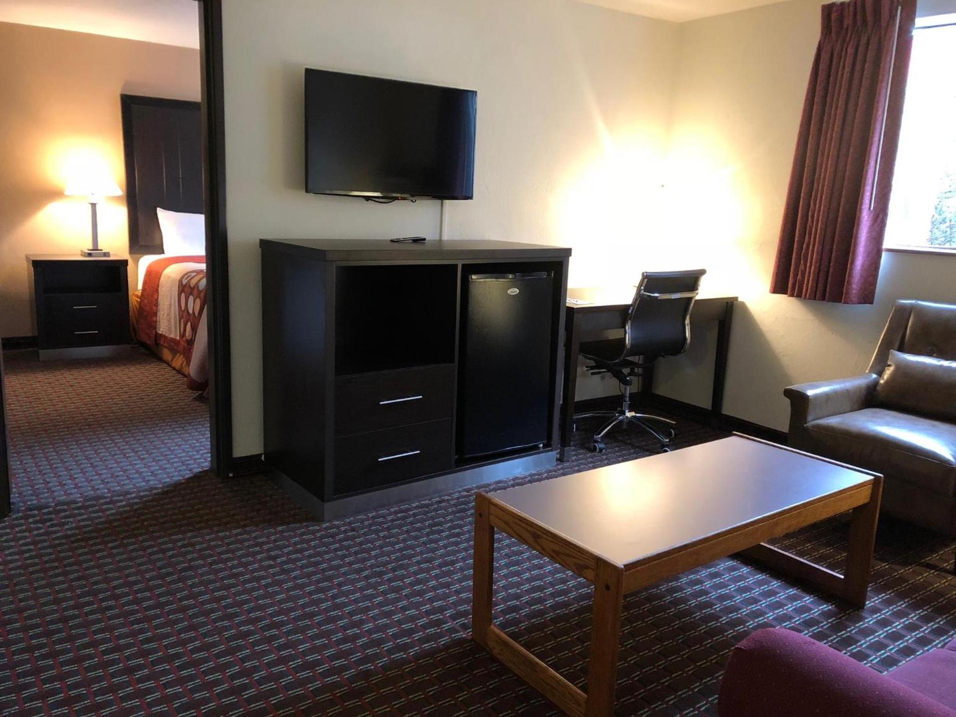 Super 8 by Wyndham Lacey Olympia Area photo 35