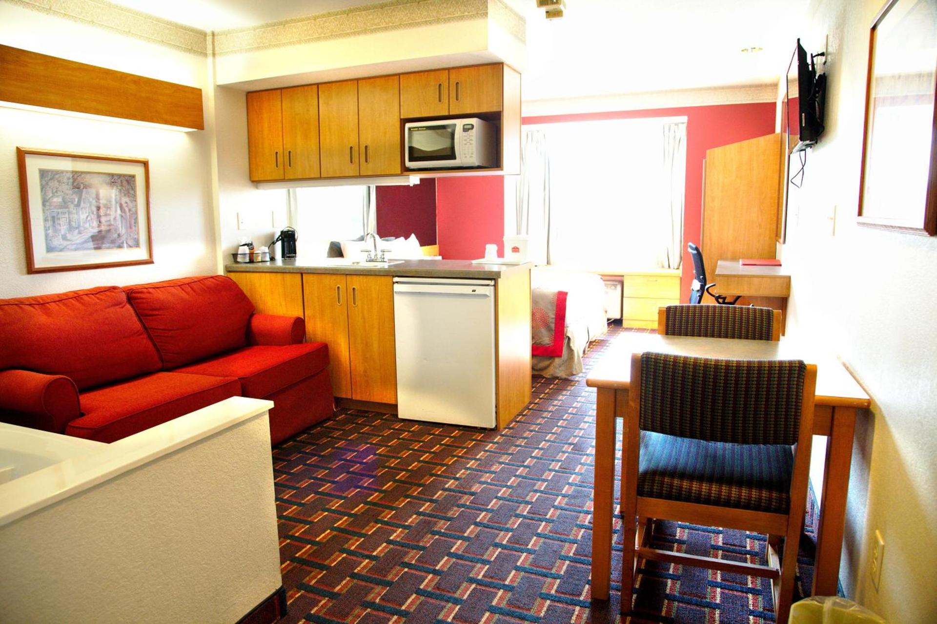 Ramada Limited Bloomington IL I-74/I-55 photo 22