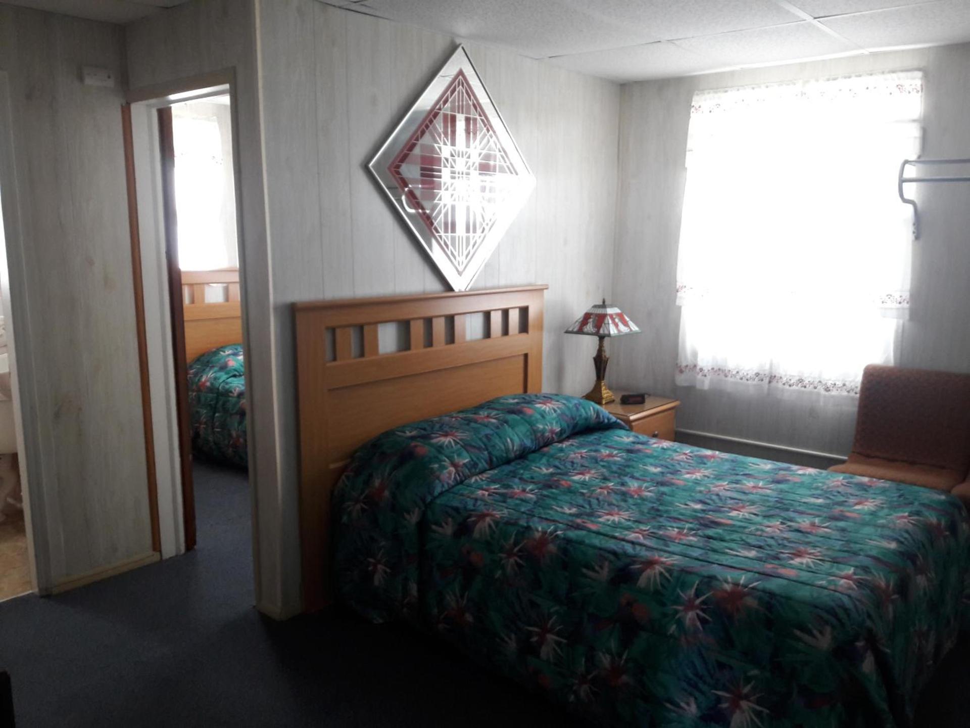 Suitcase Motel & Travel photo 16