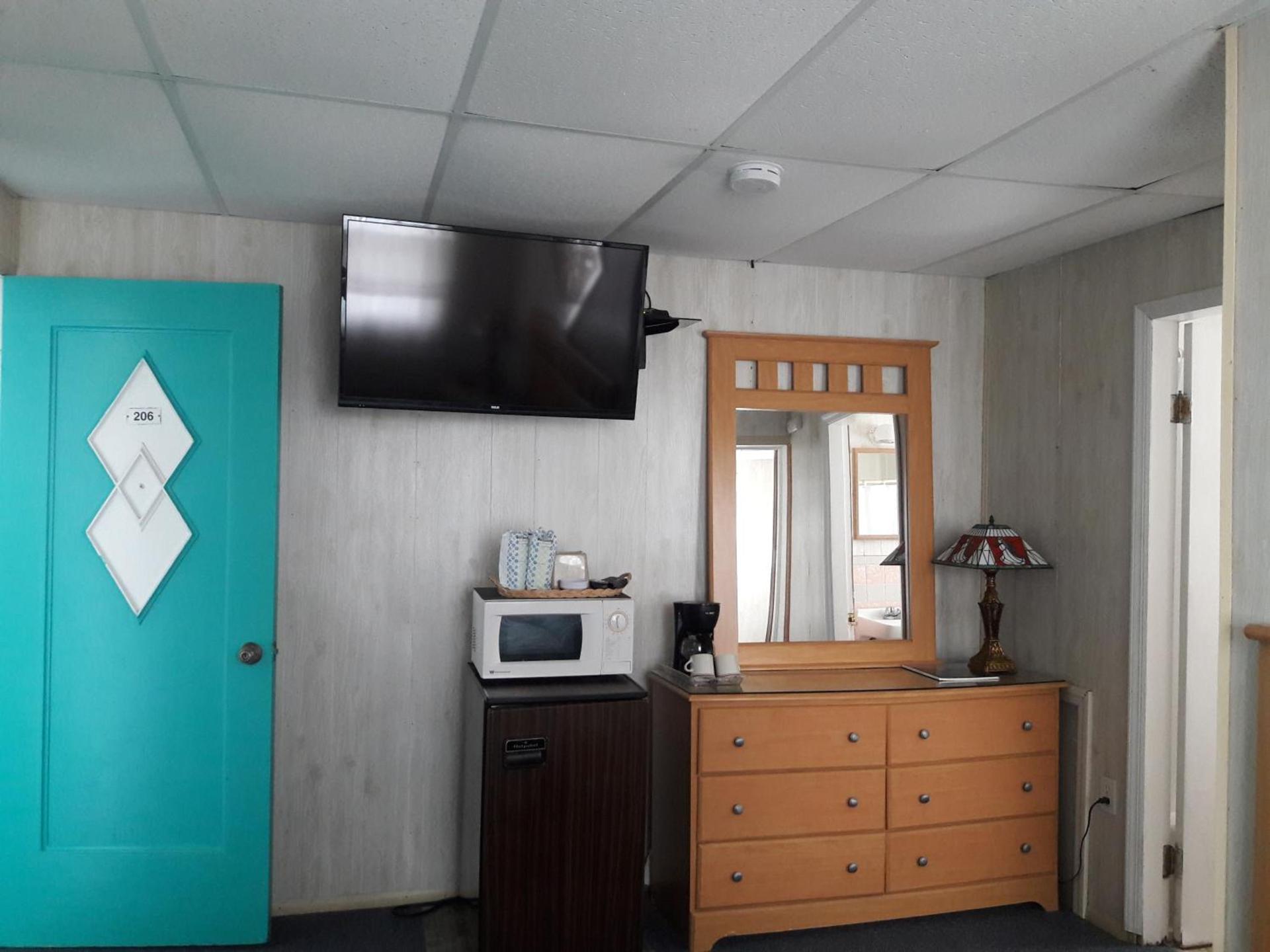 Suitcase Motel & Travel photo 34