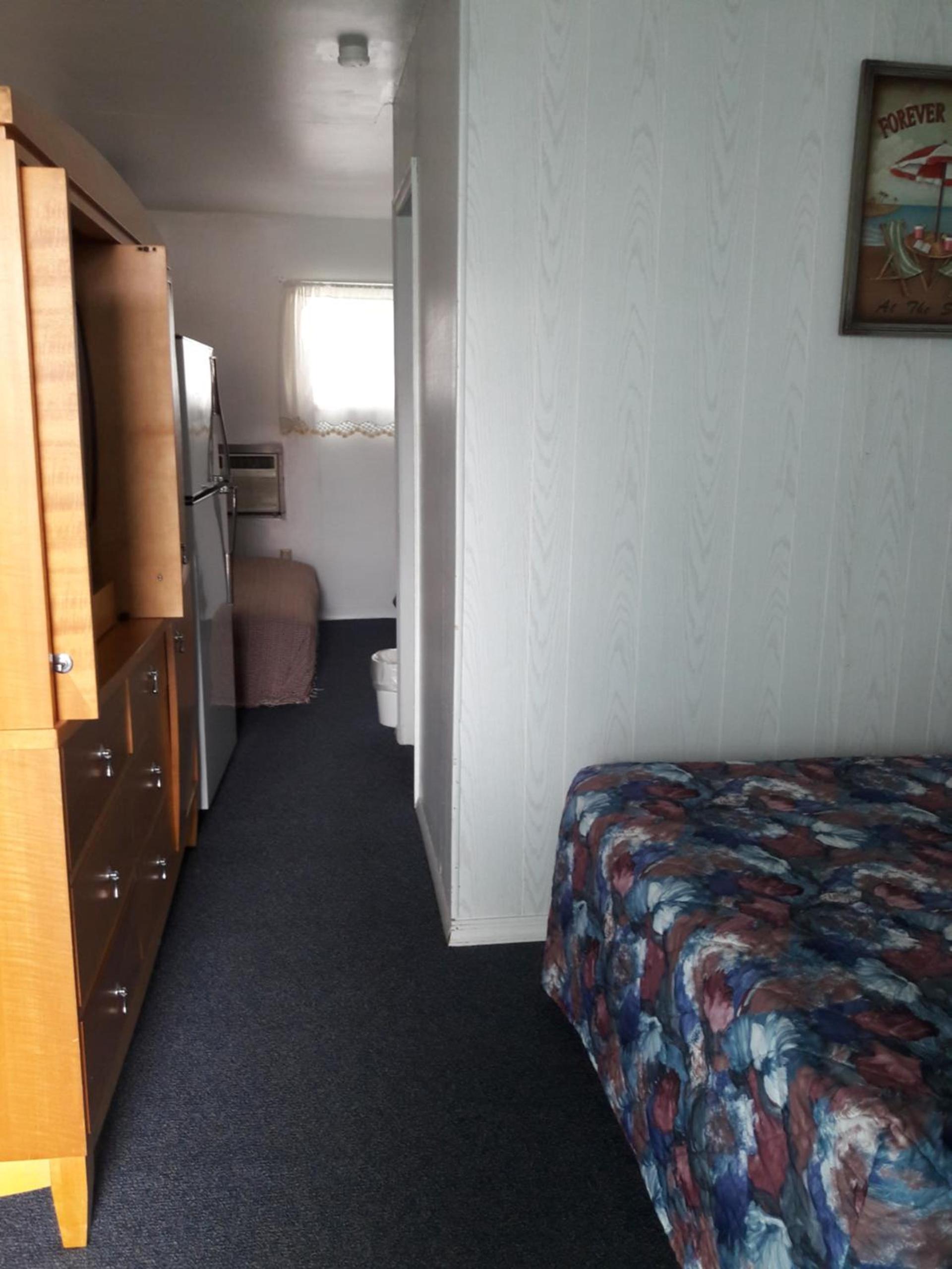 Suitcase Motel & Travel photo 31