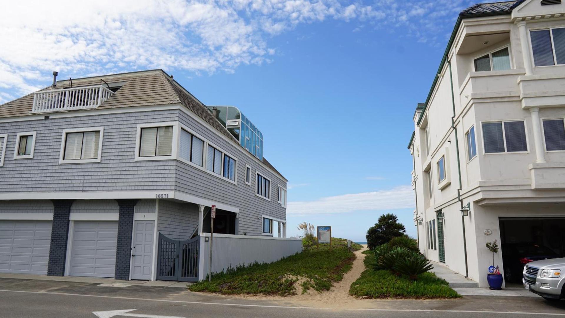 Ocean Surf Inn & Suites photo 88