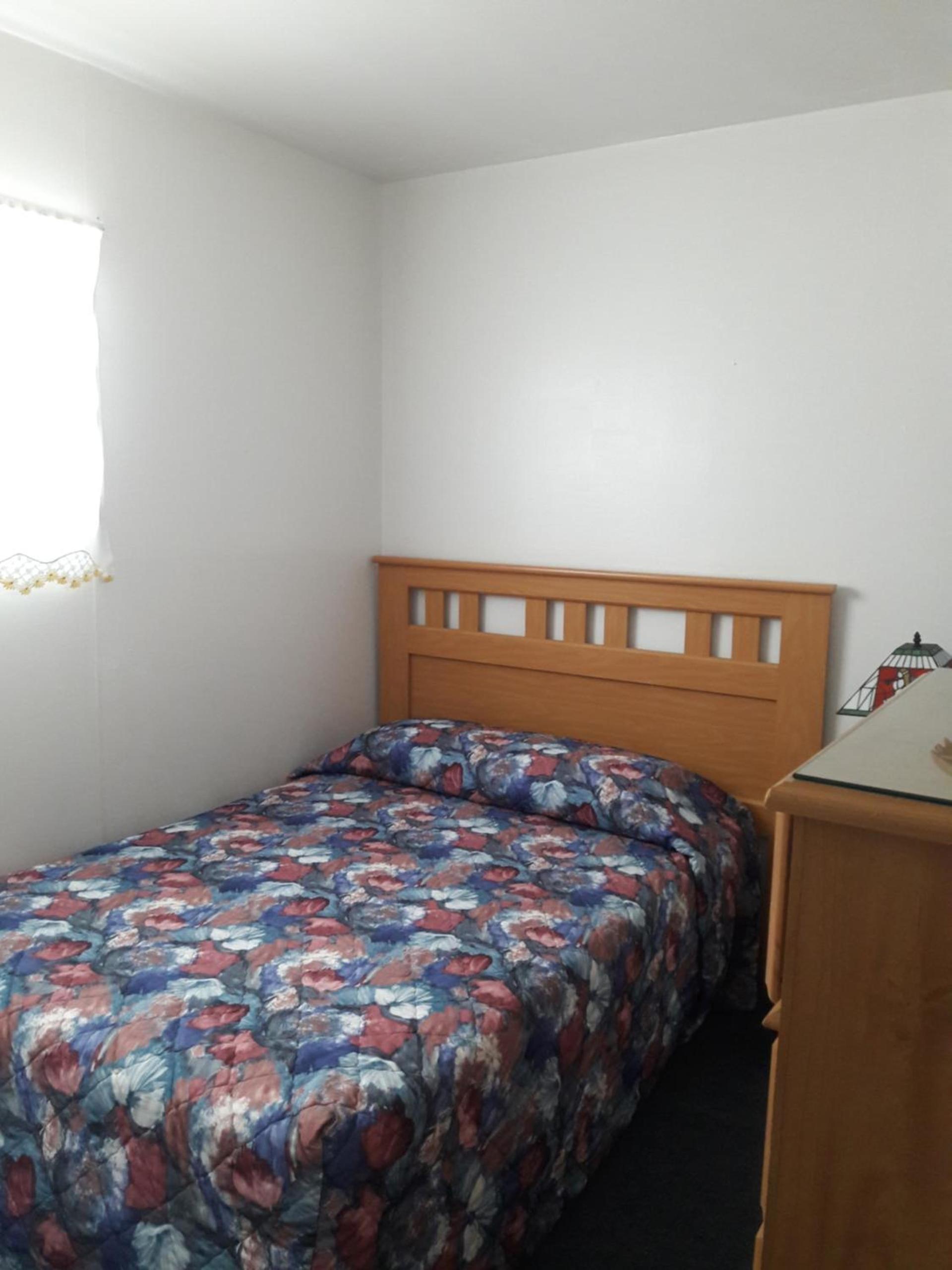 Suitcase Motel & Travel photo 28