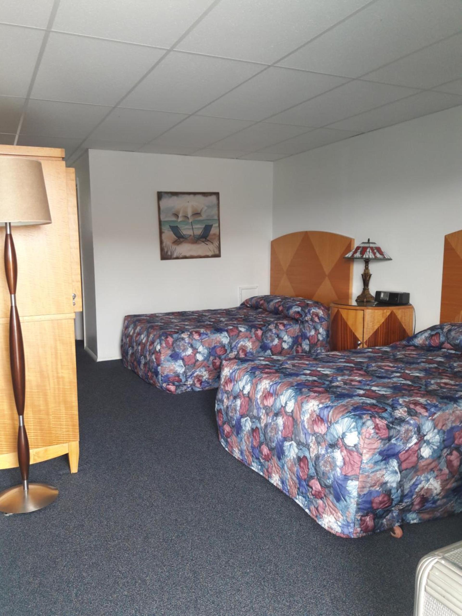 Suitcase Motel & Travel photo 30