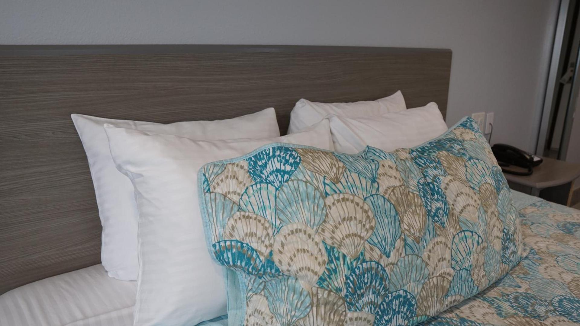 Surf City Inn photo 25