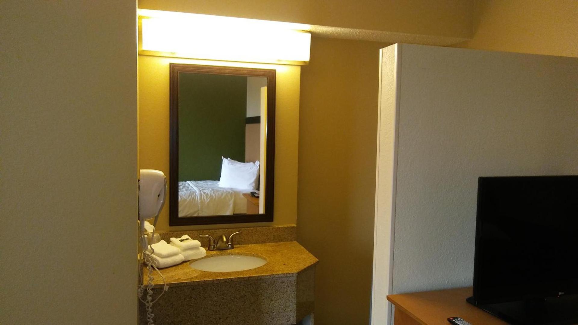 Extended Stay America Suites - Houston - Med Ctr - NRG Park - Braeswood Blvd photo 45