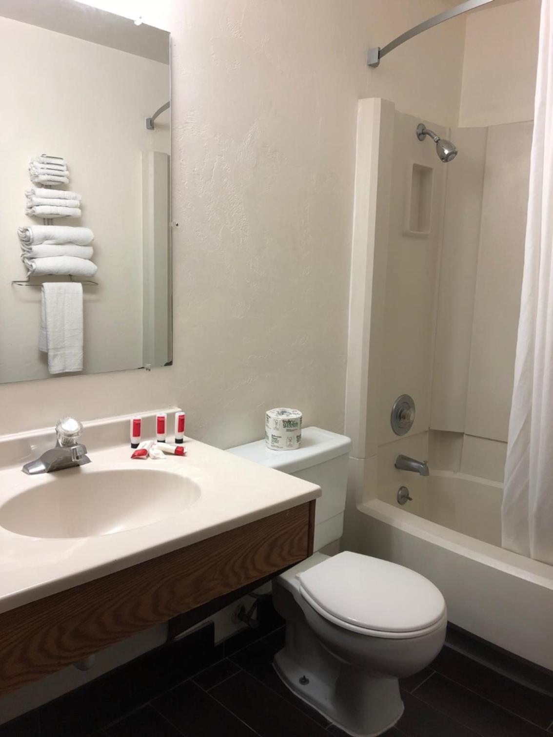 Super 8 by Wyndham Lacey Olympia Area photo 31